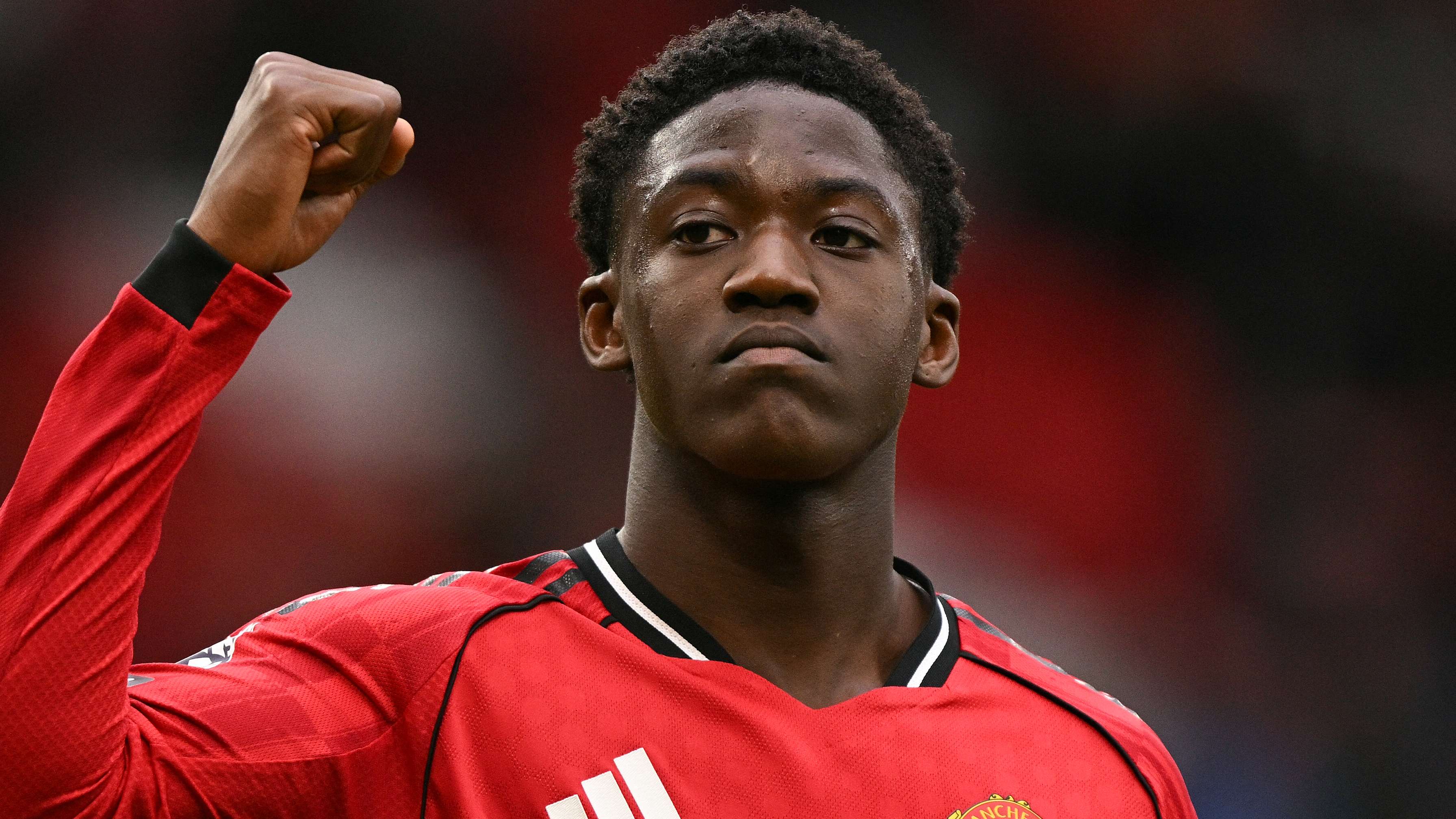 Mainoo reaches FULL agreement with Man Utd on new contract  