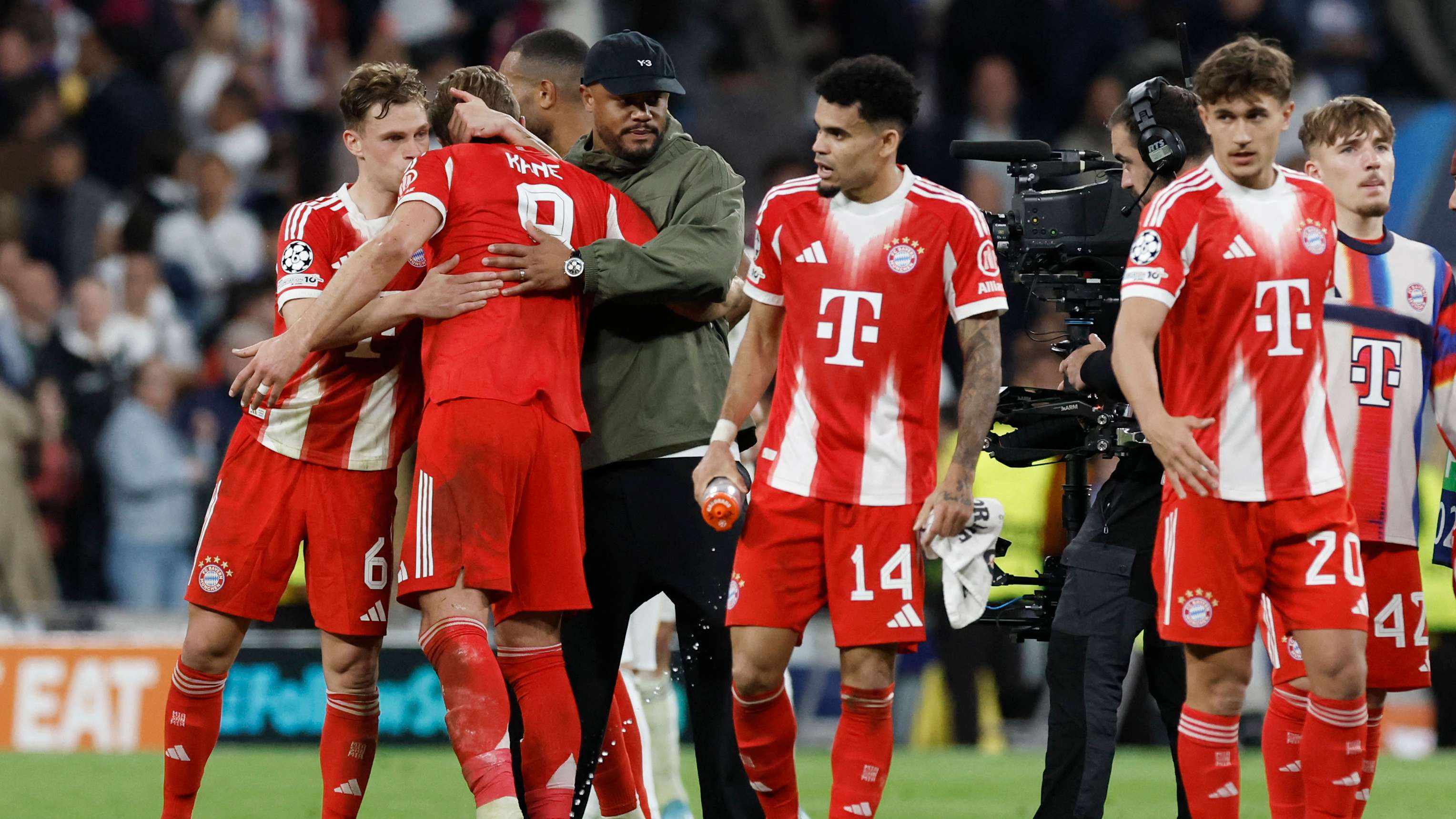 The English experience... Bayern Munich climb the ladder of glory on the shoulders of the Premier League  