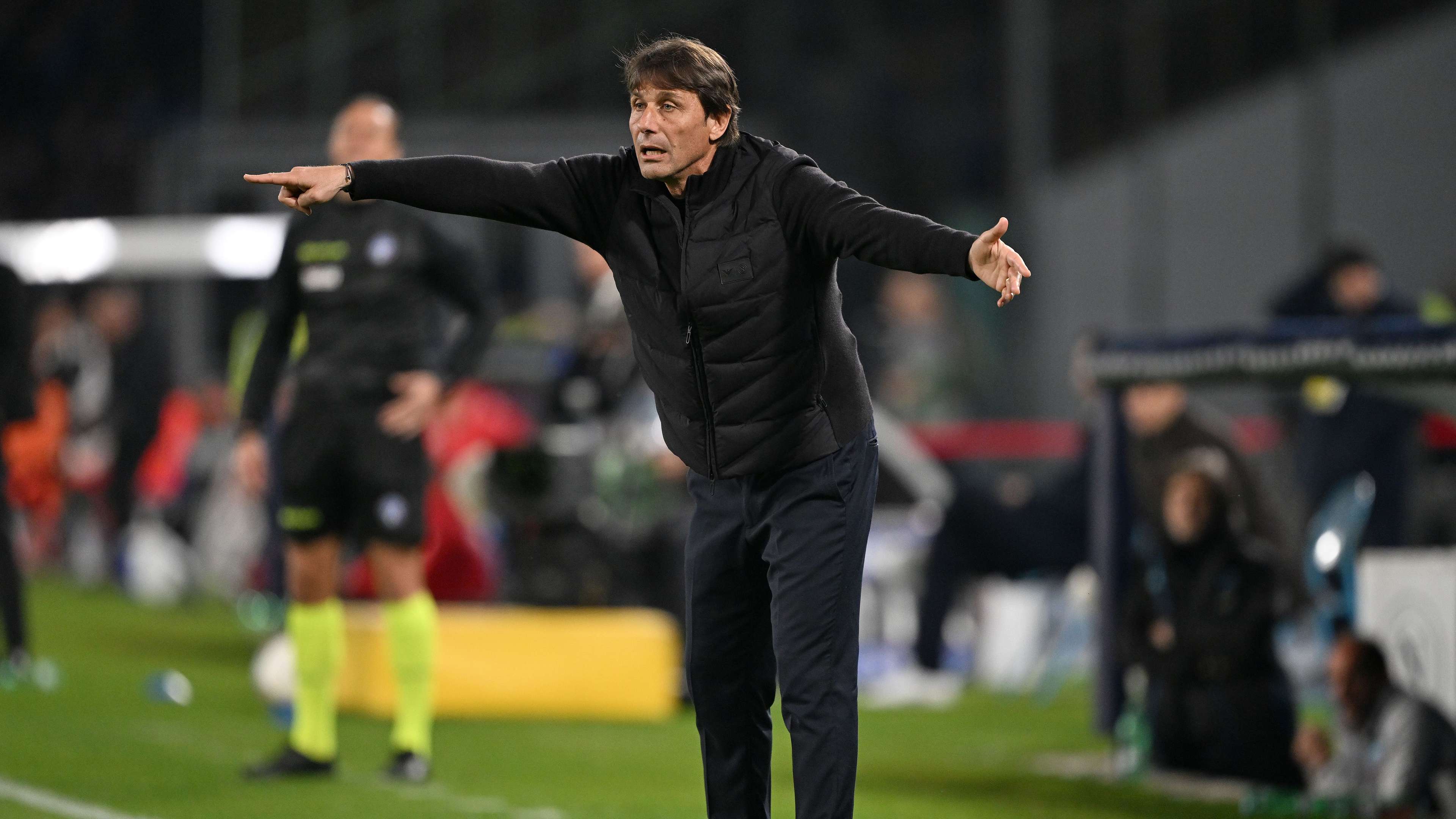 Conte leaves the door open for a return to the helm of the Italian national team  