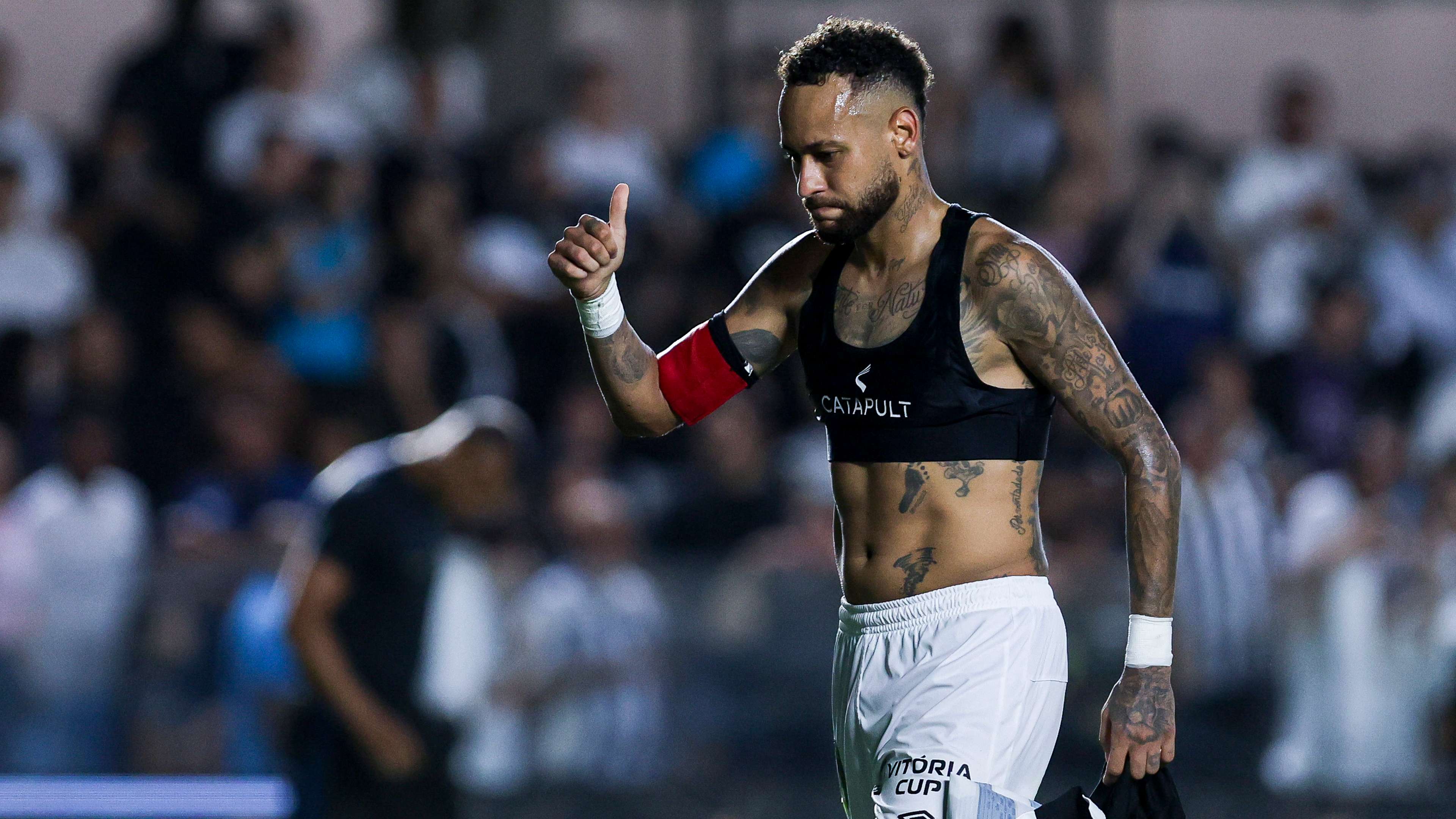 Neymar earns special praise from Santos boss after winning return  