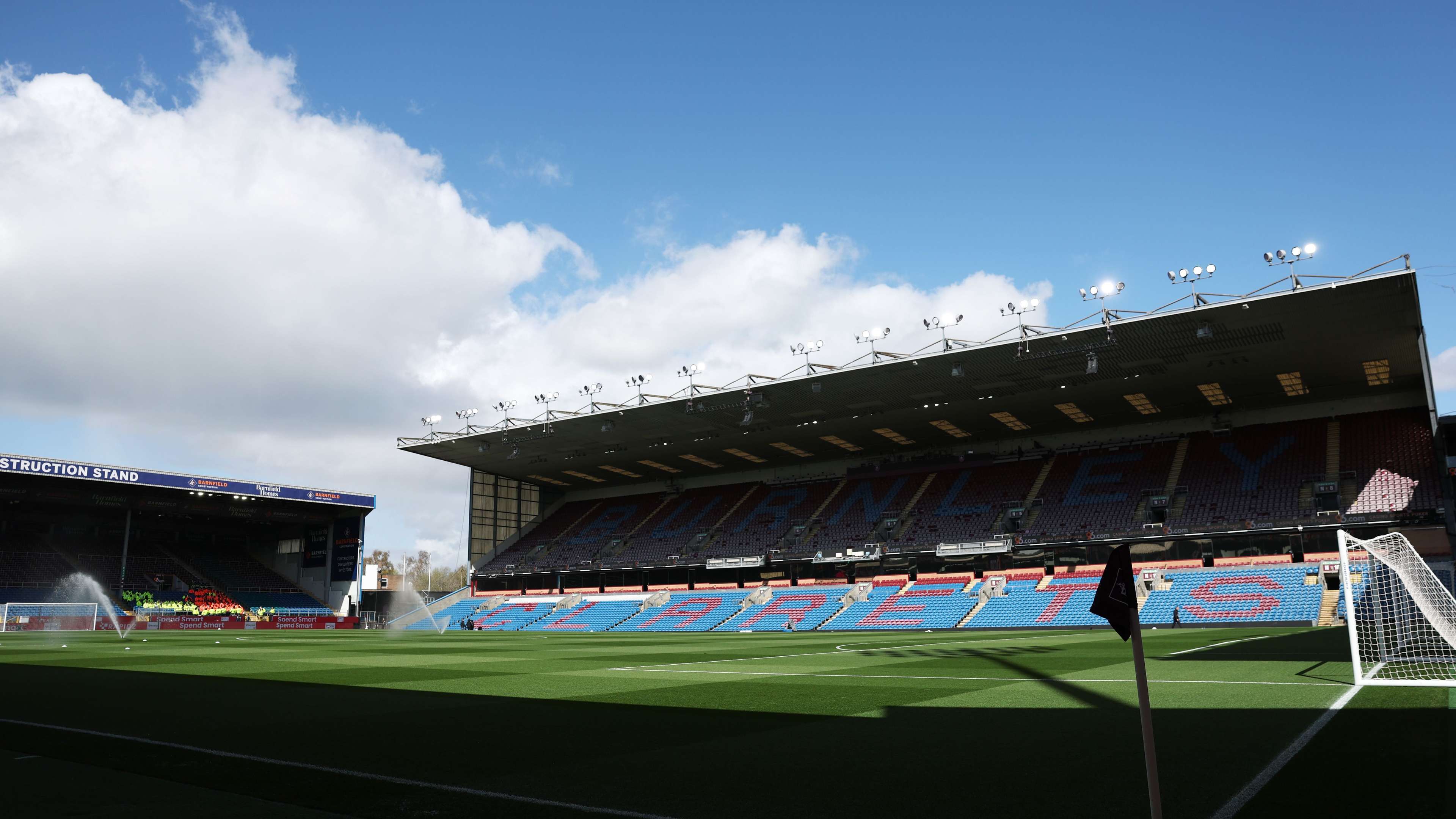 Premier League club announces departure of manager  