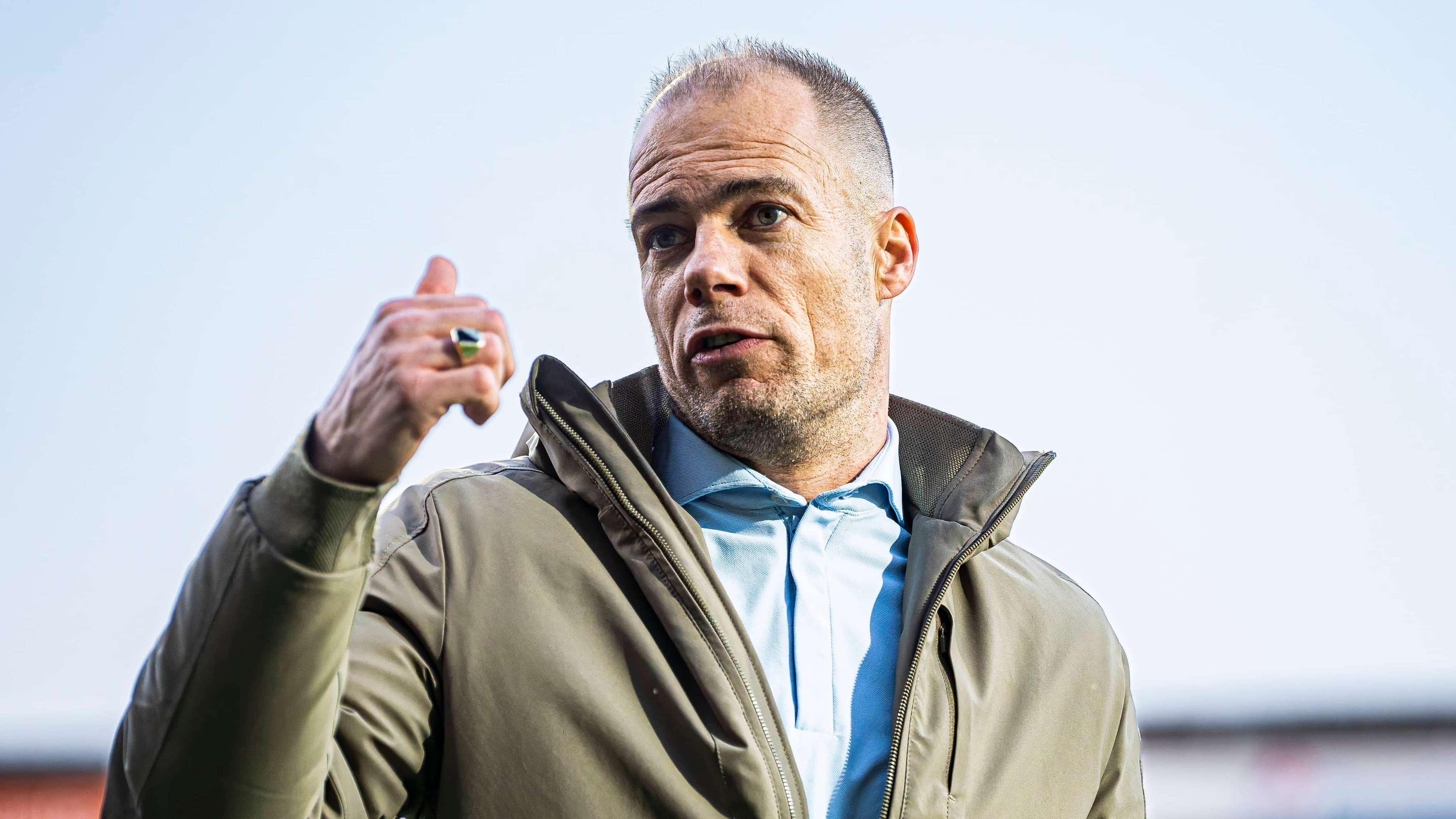 Danny Buijs has had enough of his own player: 'It’s amazing what you get up to!'  