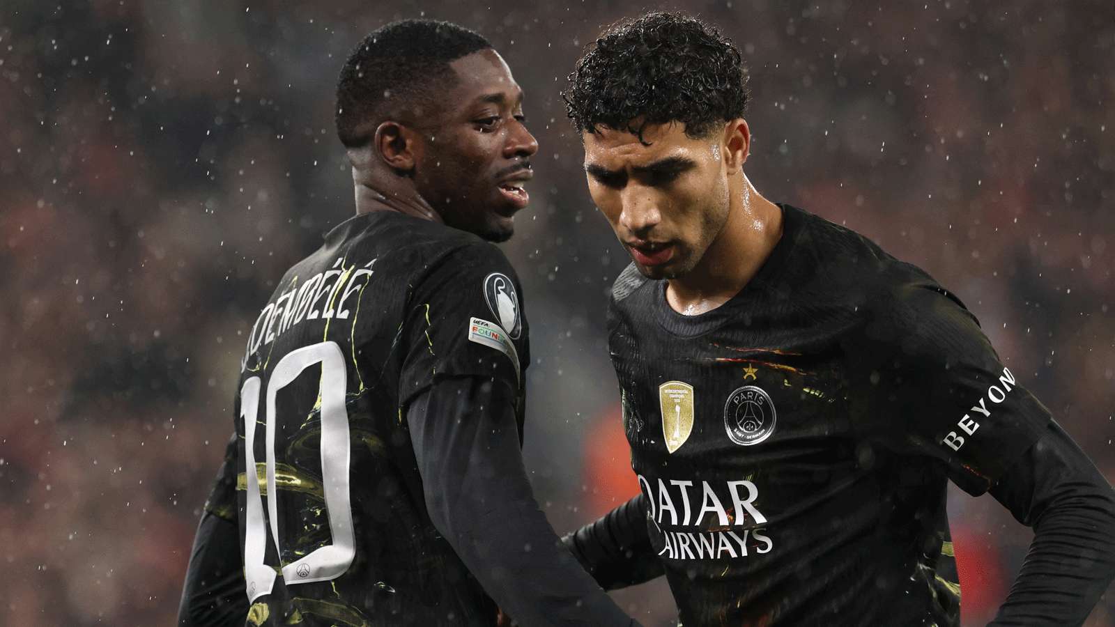 Perez plays down the row between Valverde and Tchouameni  