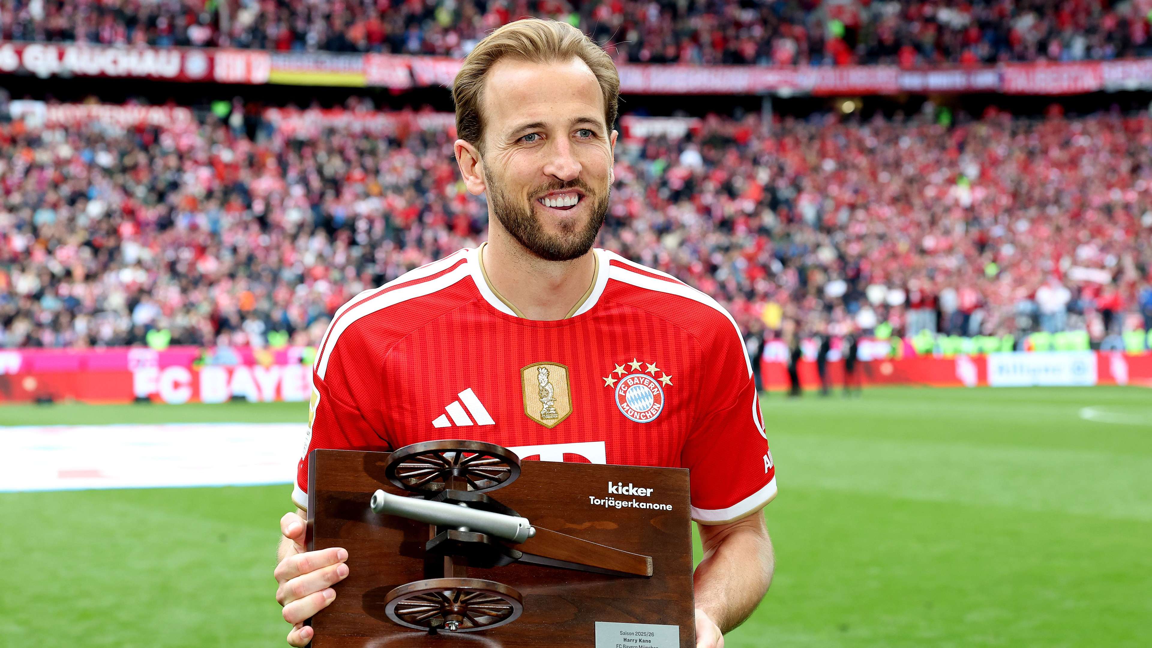 Why Kane continues to delay Bayern contract extension  