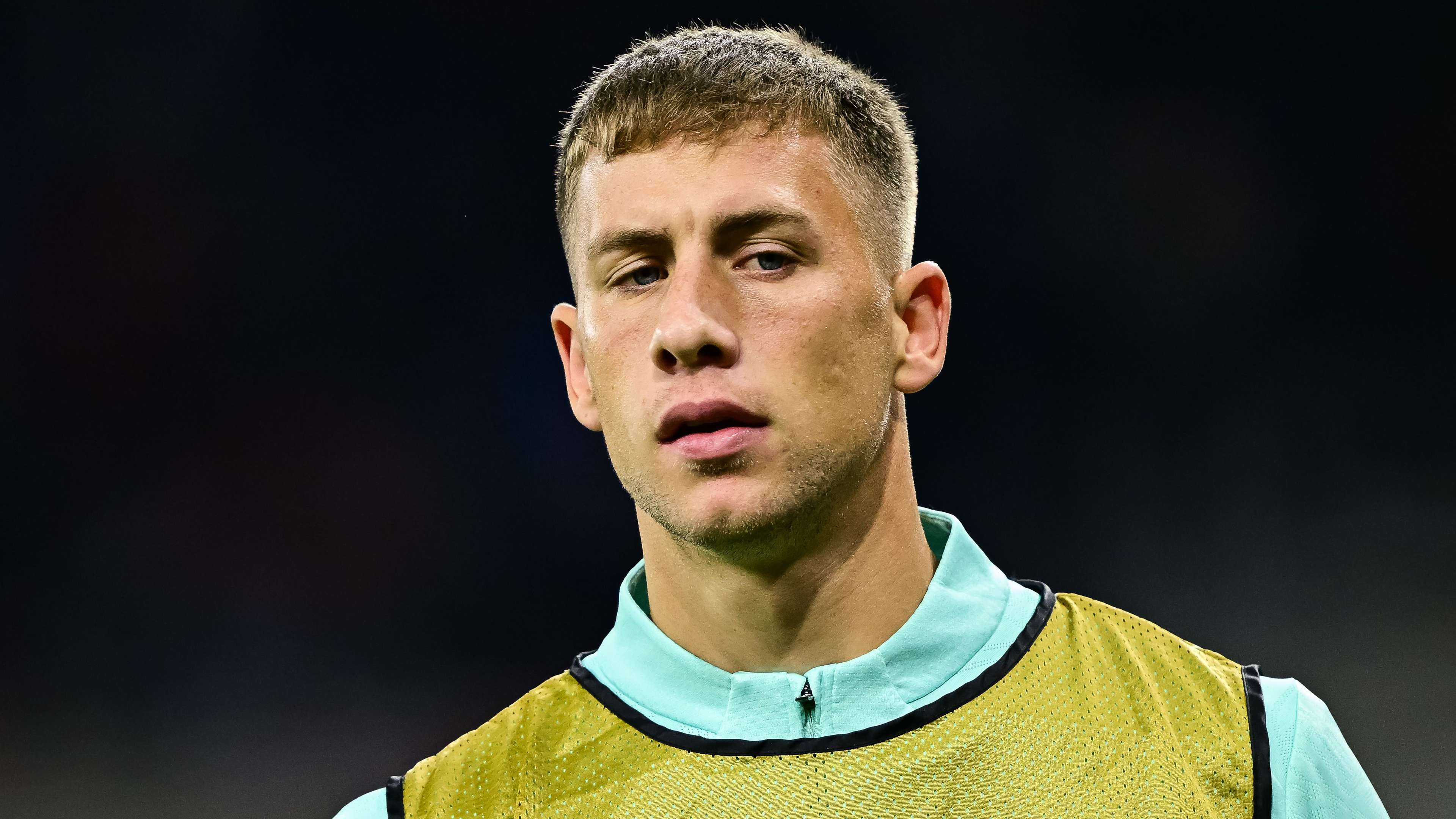 Brighton to sign Venezia captain in bargain deal  