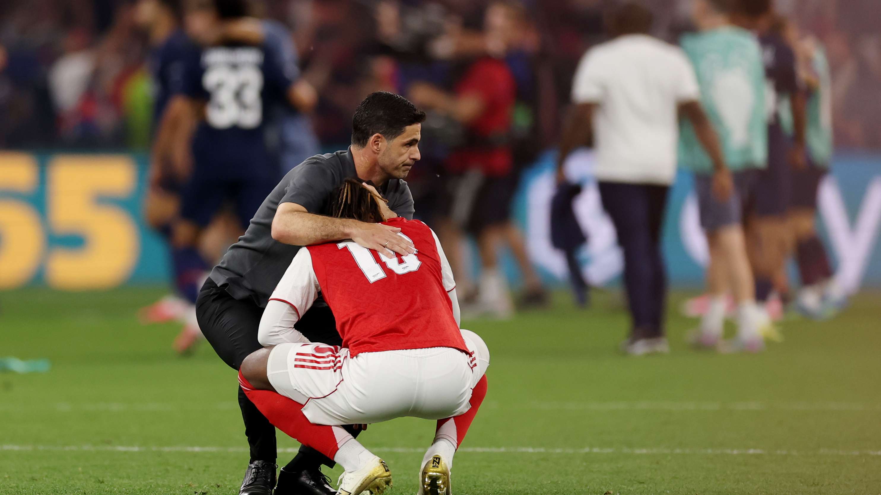Arsenal's Champions League losers labelled 'a bunch of clowns'  