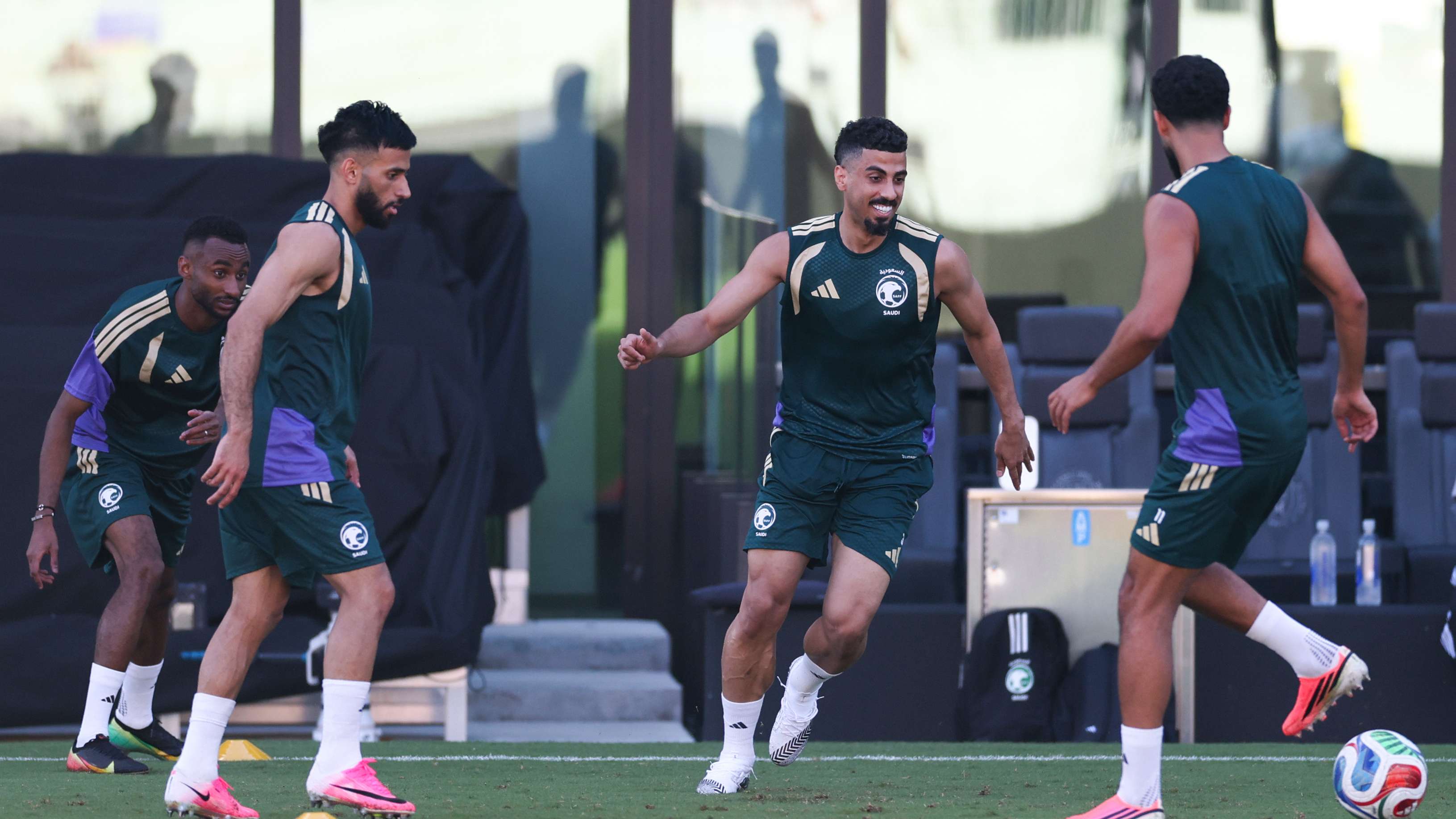 Uruguay's press warns its national team: Don't forget what Saudi Arabia did against Argentina  