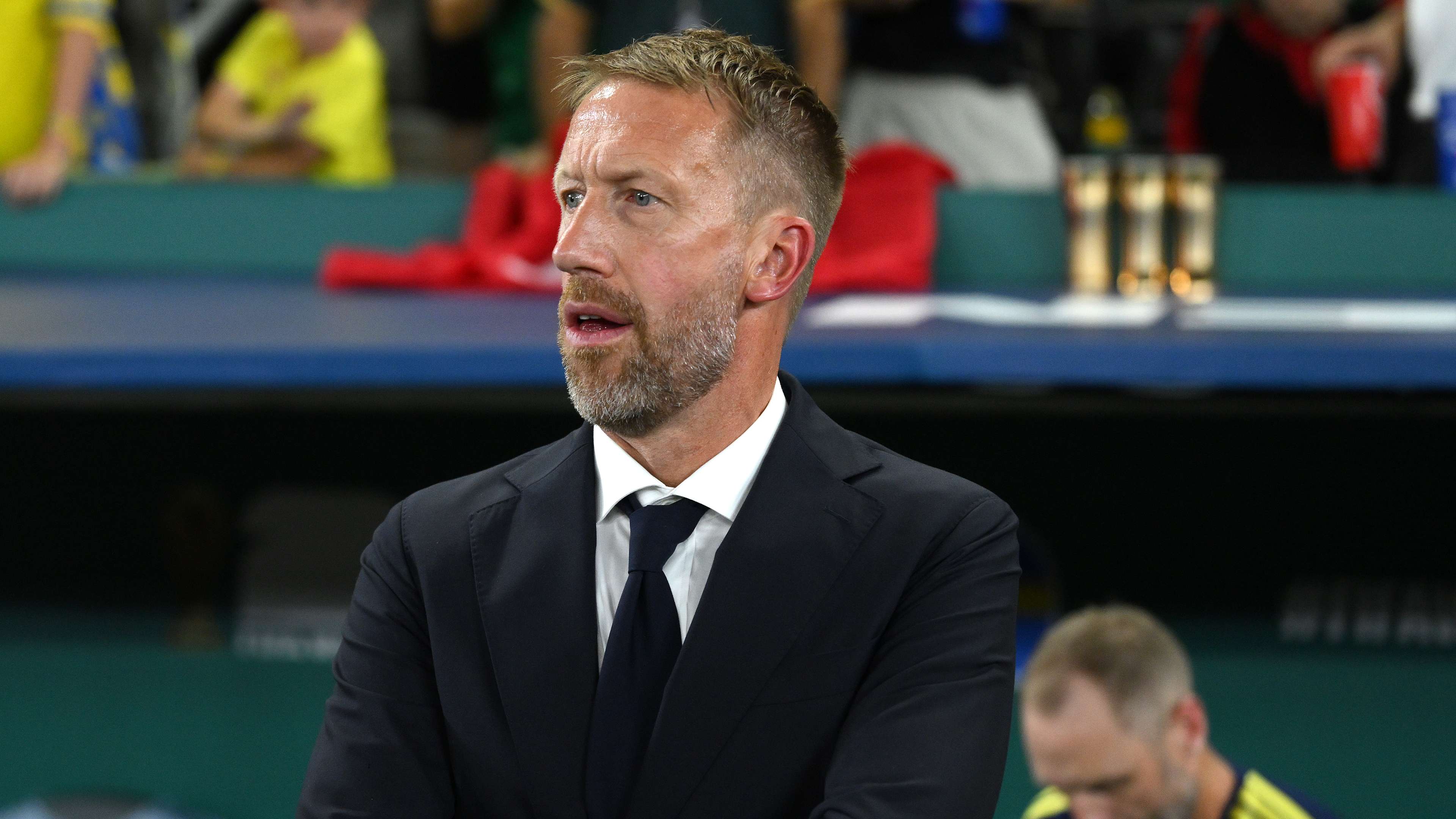 Potter left with bloodied ear after Sweden's 5-1 thumping of Tunisia in World Cup opener  