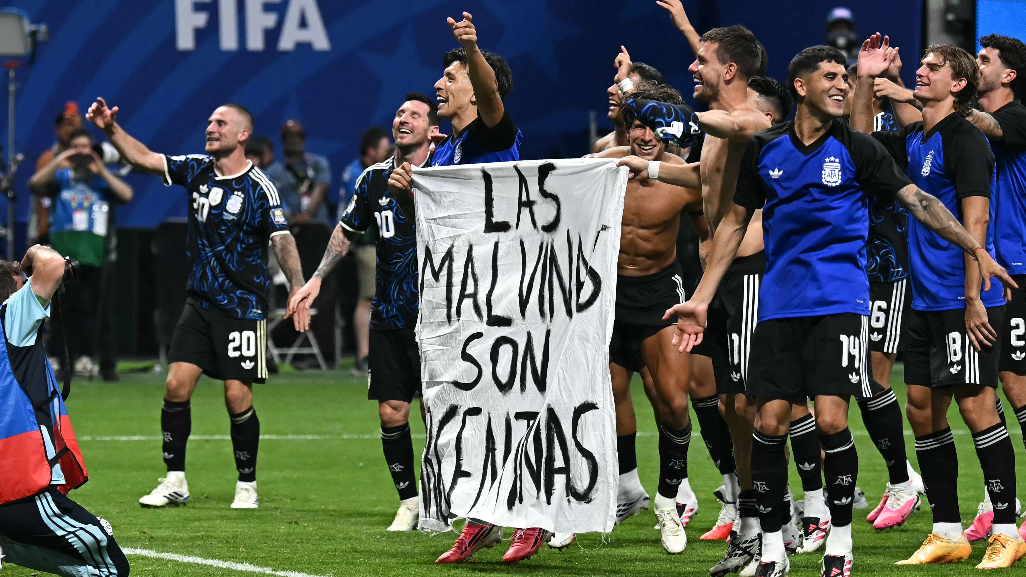 Concern in England: heightened security around the homes of two Argentina stars  