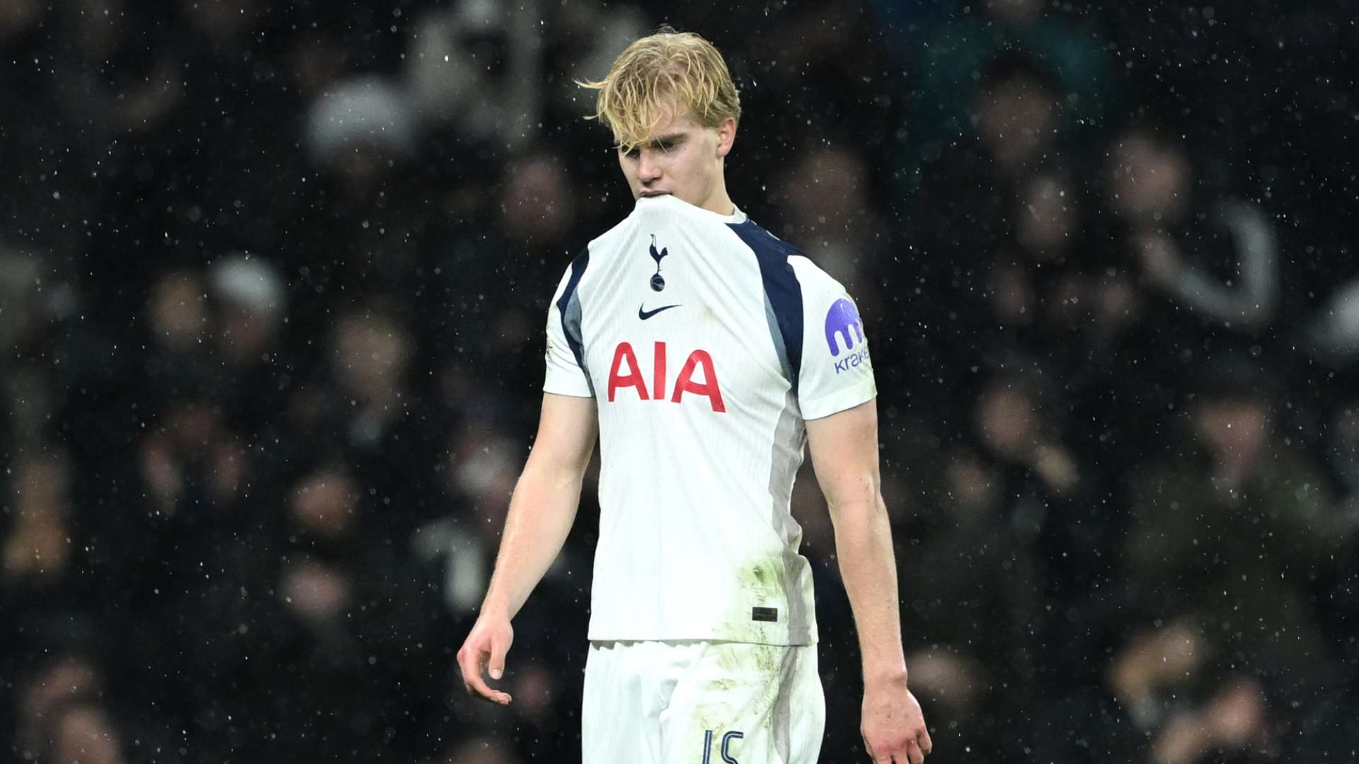 De Zerbi wants Bergvall to remain at Tottenham  