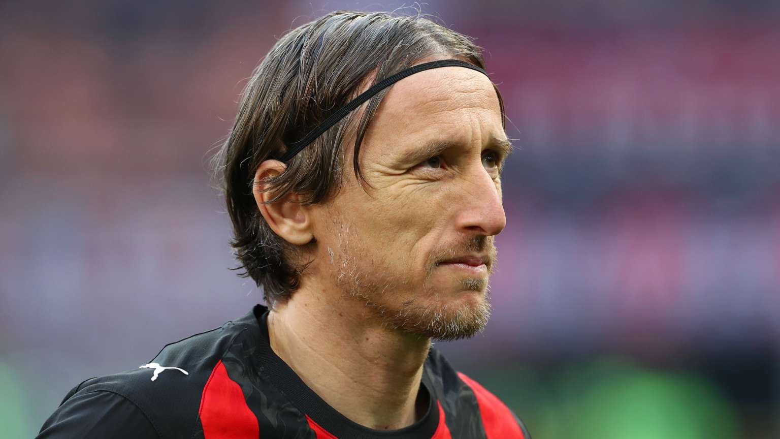 Modric delays retirement for CL final bid  