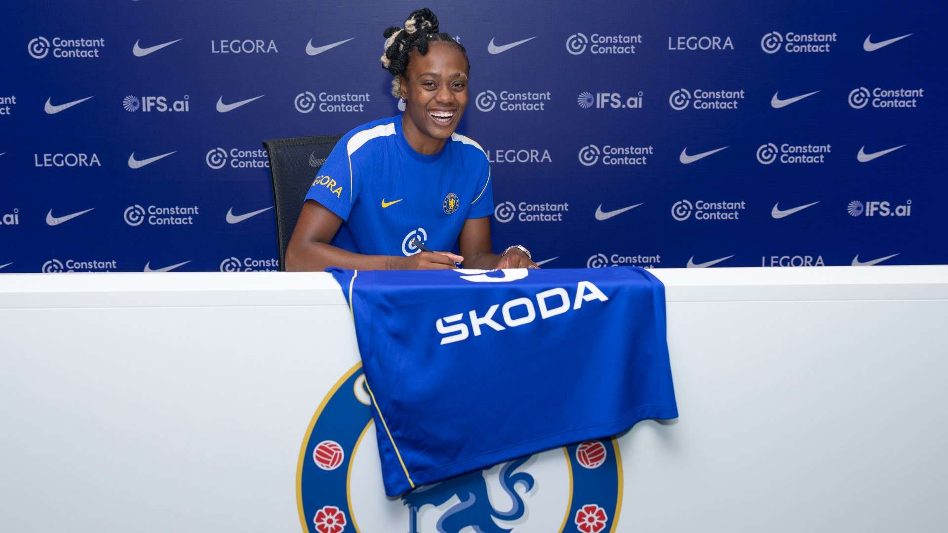 Lionesses starlet Parkinson joins North Carolina Courage in NWSL  