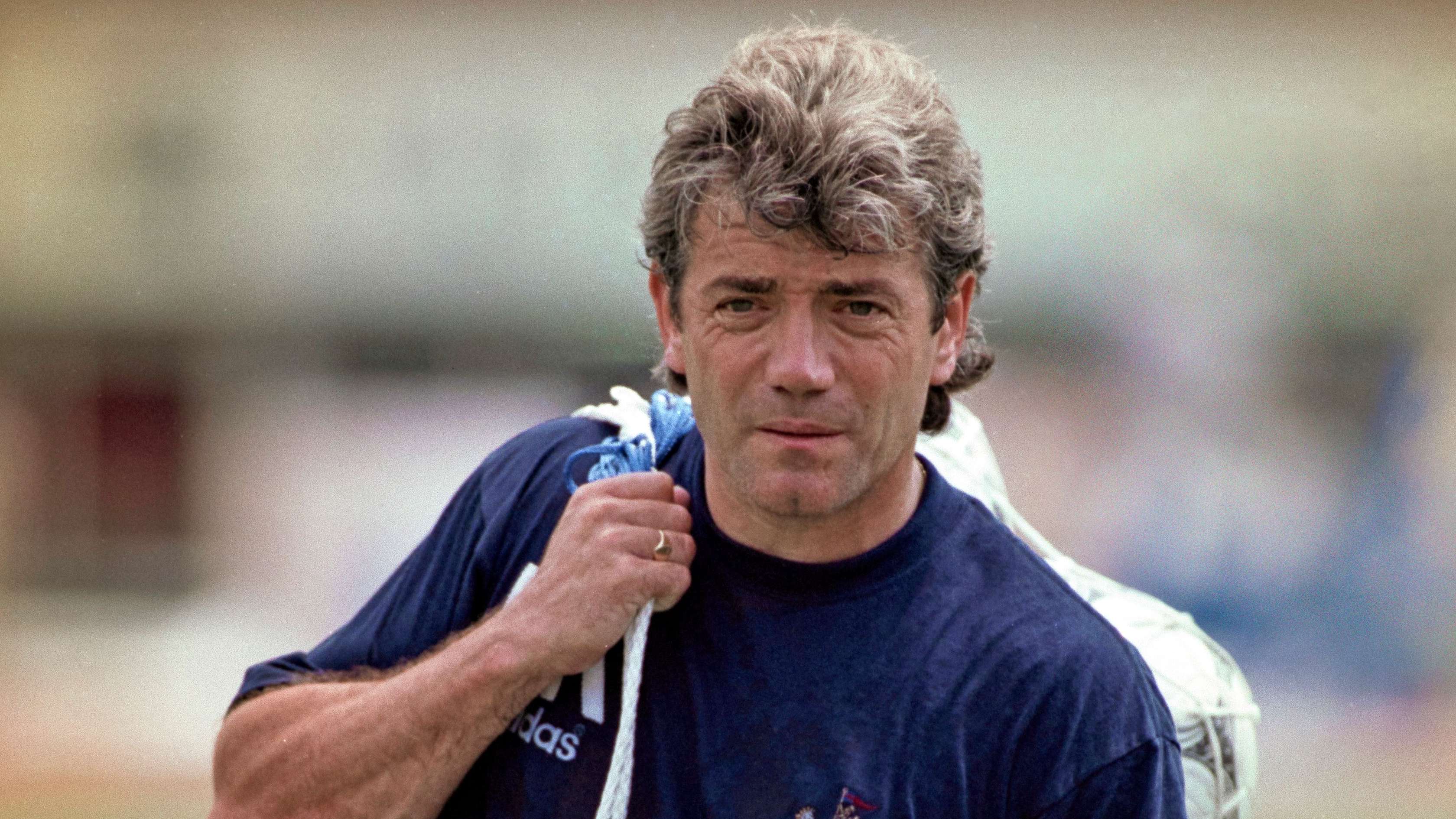 Shearer & Carragher lead tributes following death of Keegan  