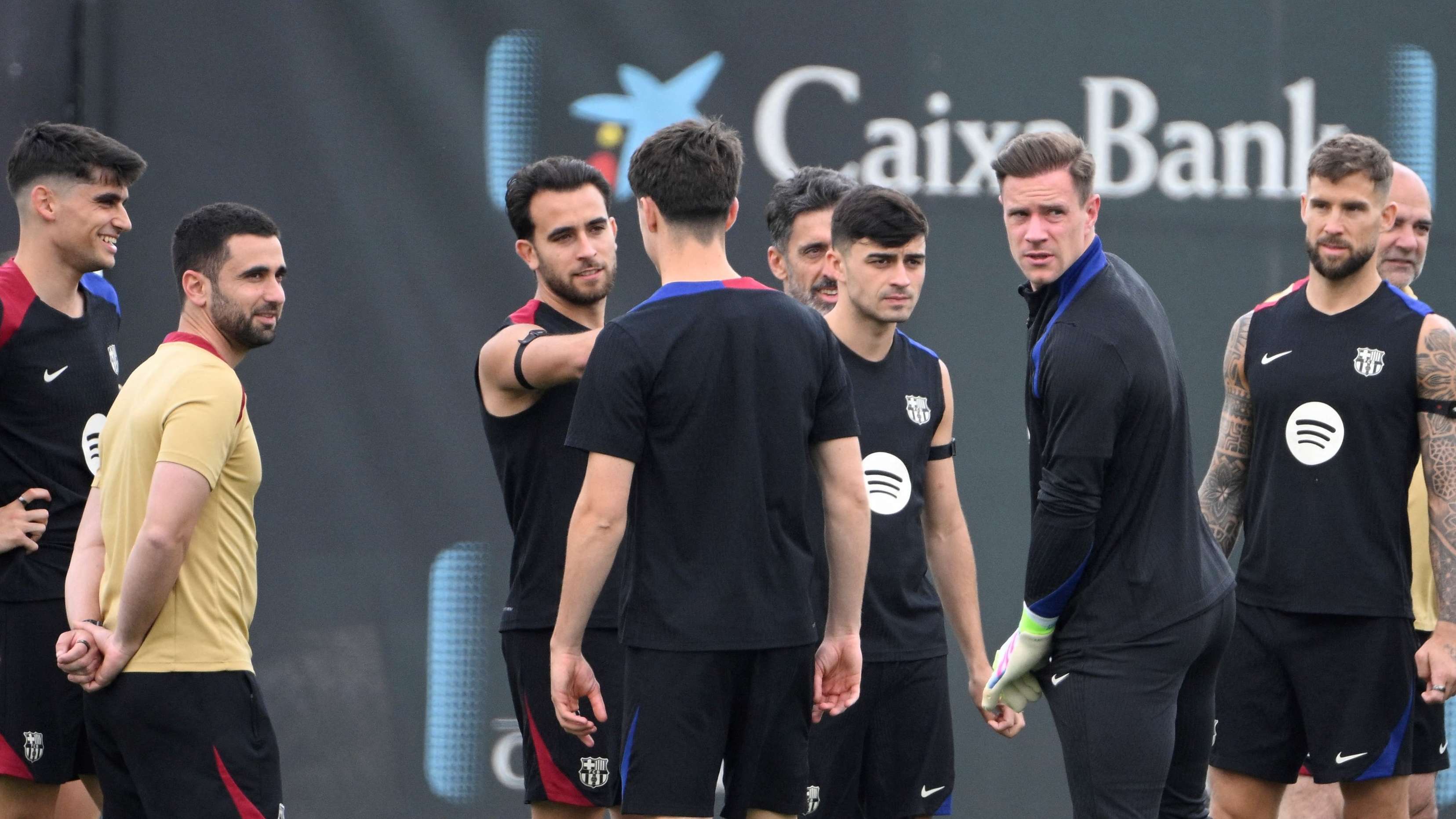 An imminent departure to end the saga of the Barcelona star's sale  