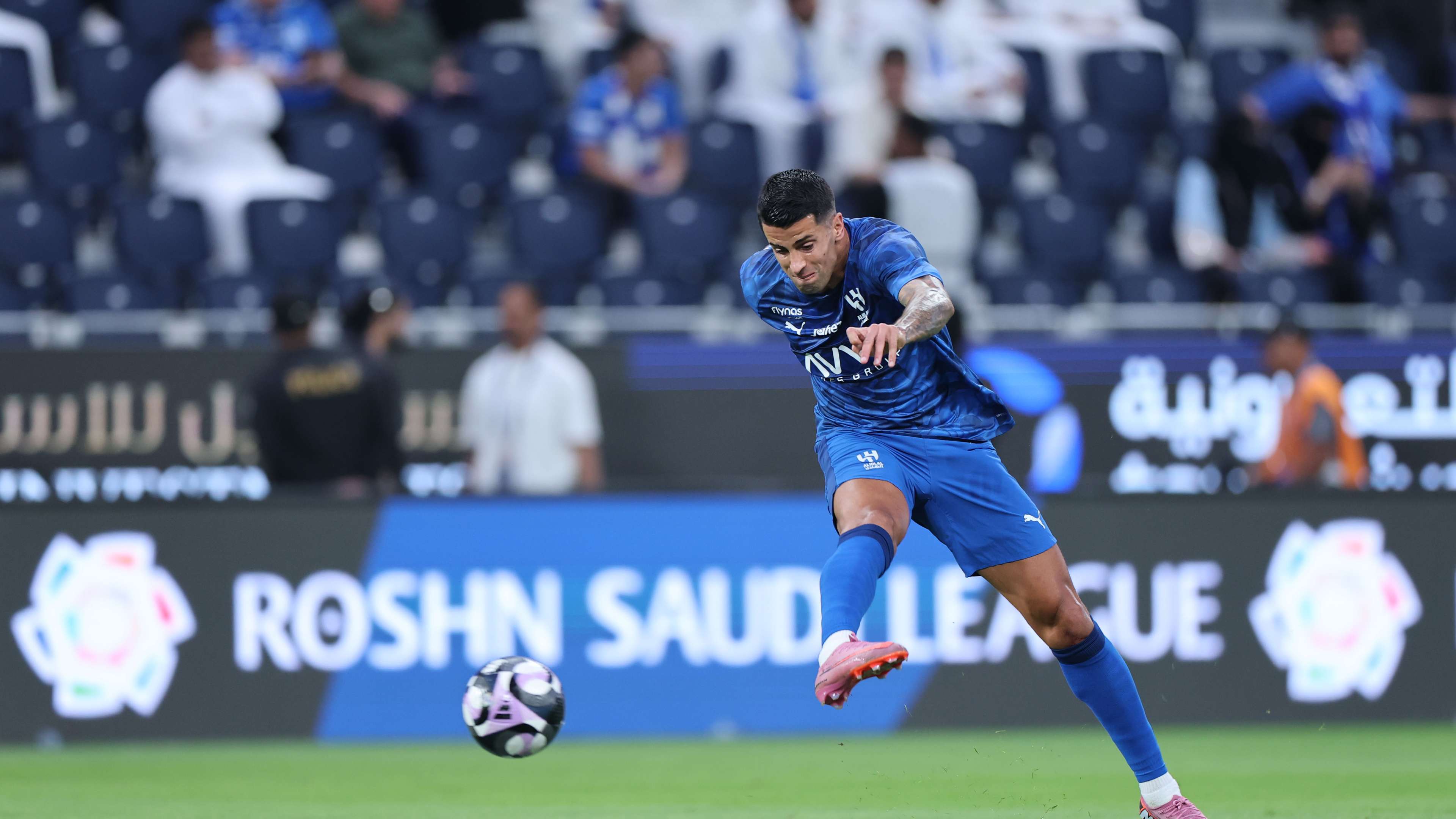 Despite the Al-Qadsiah surprise: Al-Hilal close to signing Cancelo replacement  