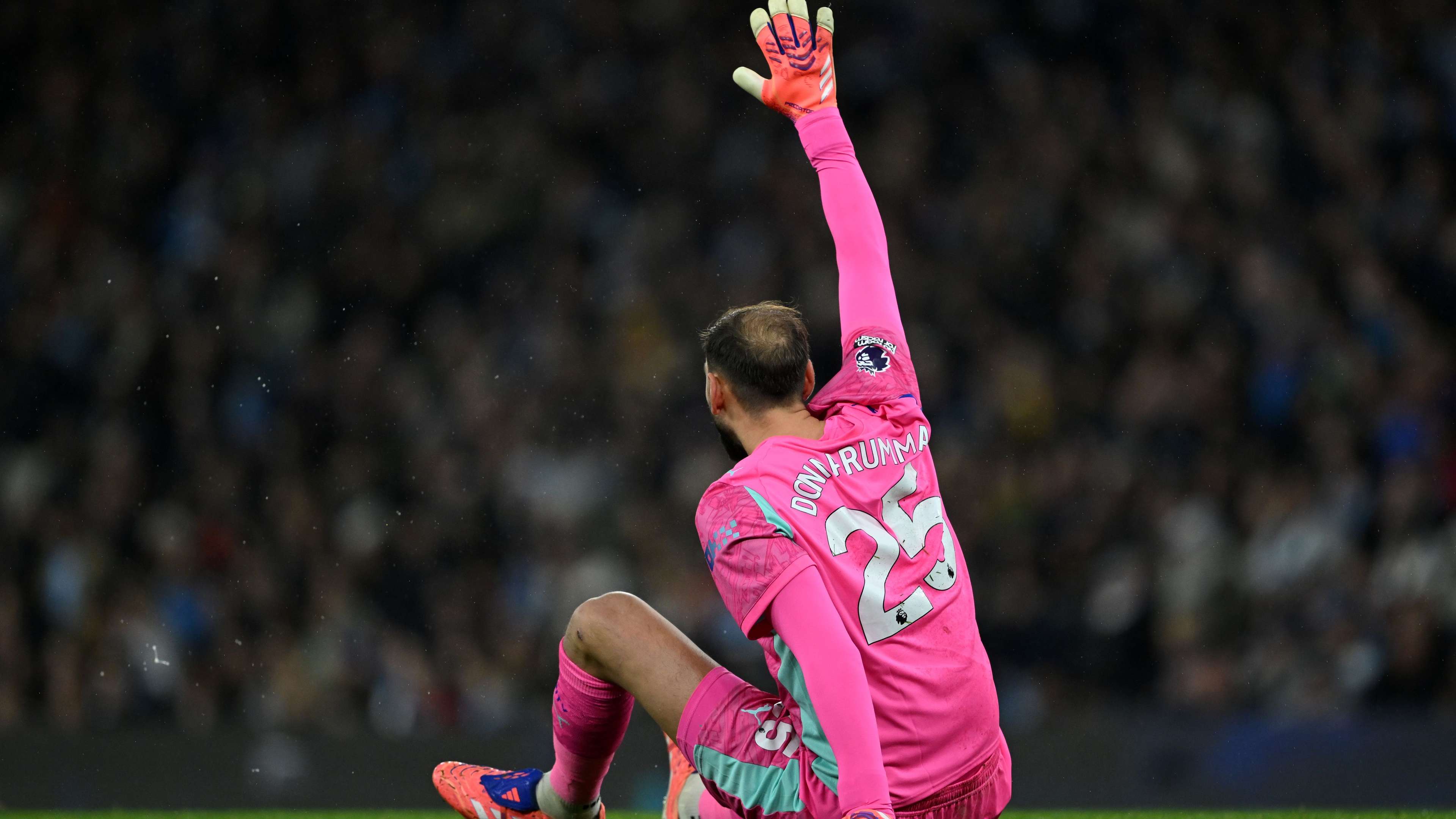 A historic decision that will change the game: the Premier League ends goalkeepers' trick  