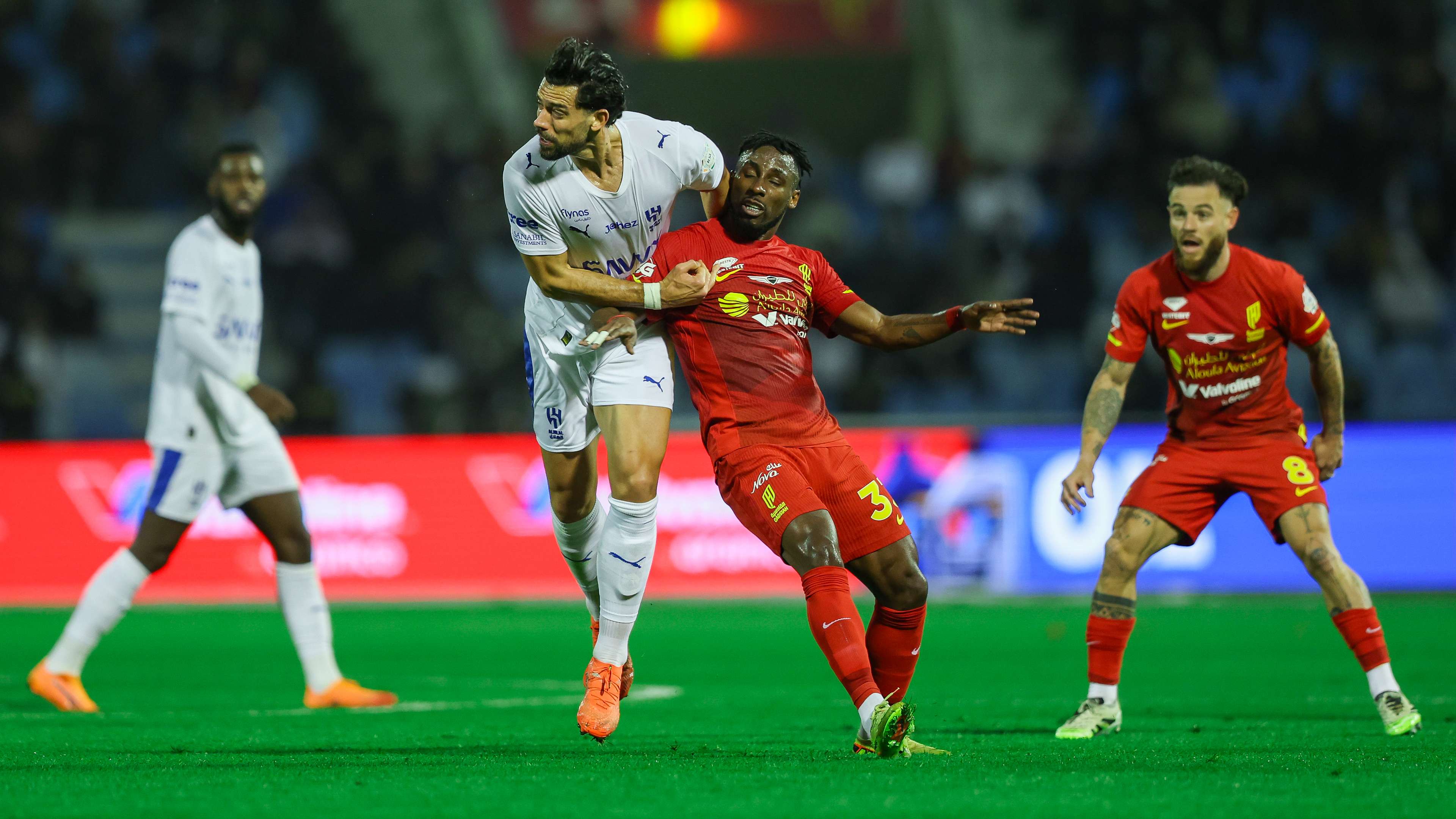 Surprise entry.. Al-Qadsiah competes with Al-Hilal for its sixth summer signing  