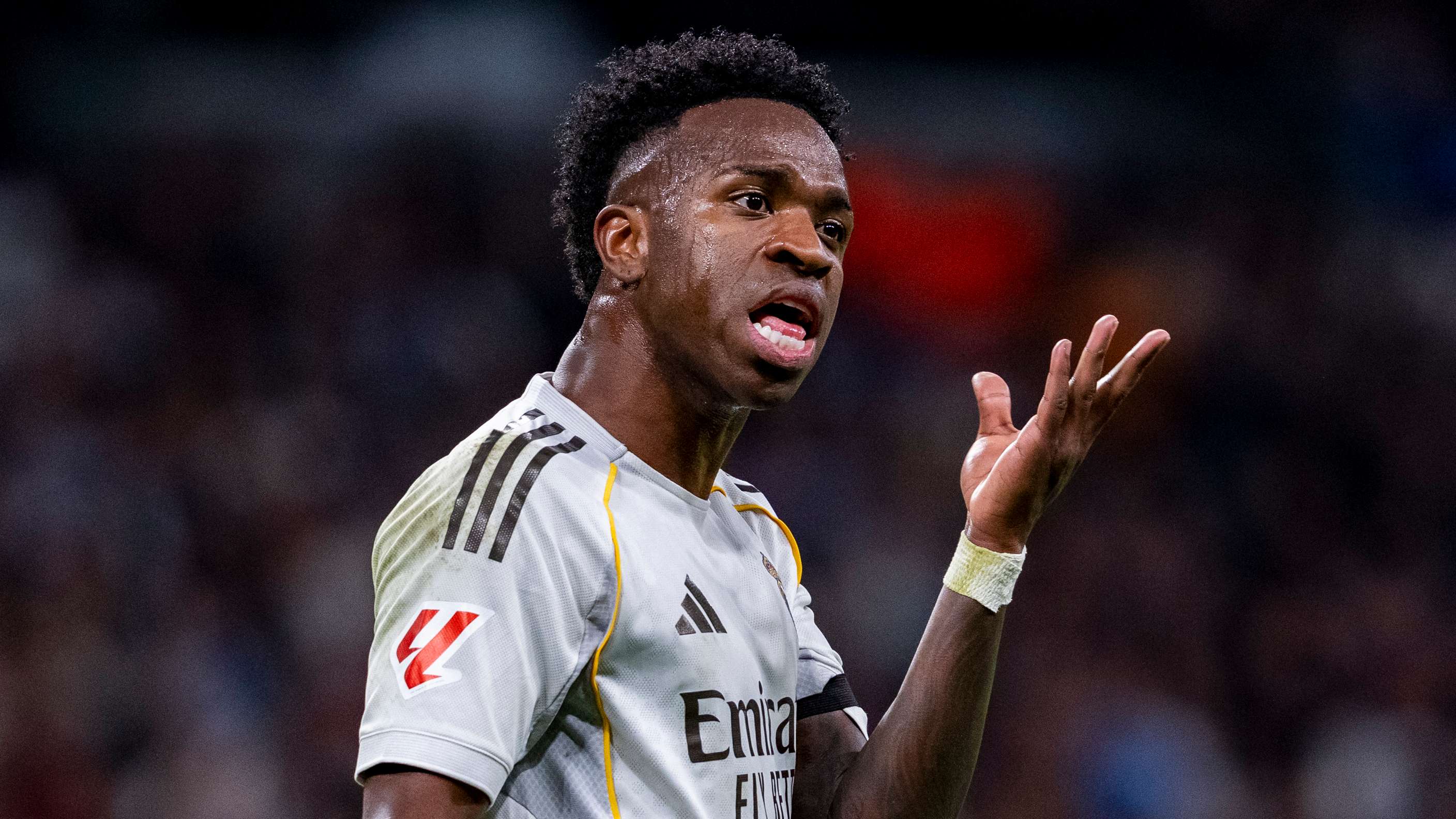 A rare official move: Arsenal fuel speculation over a Vinicius deal  