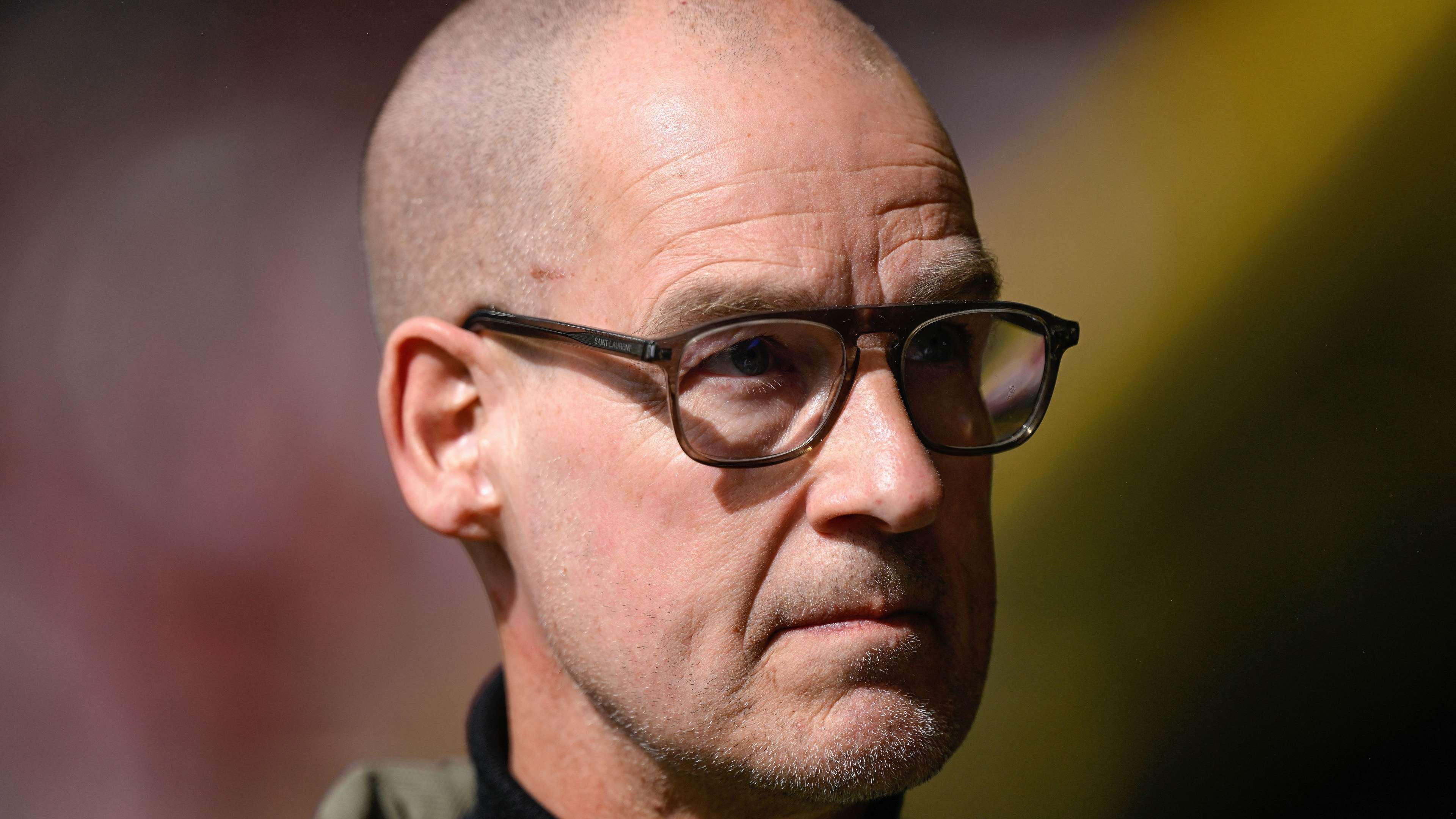“Again it’s only Bayern and us”: BVB boss levels clear criticism  