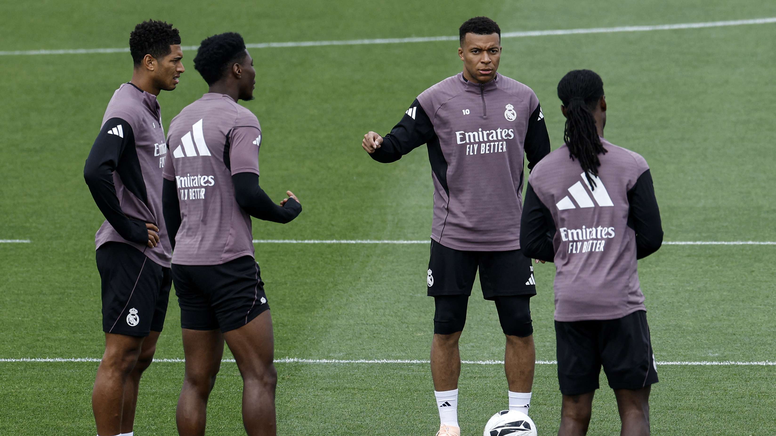 Manchester United make fresh move to seal difficult deal from Real Madrid  