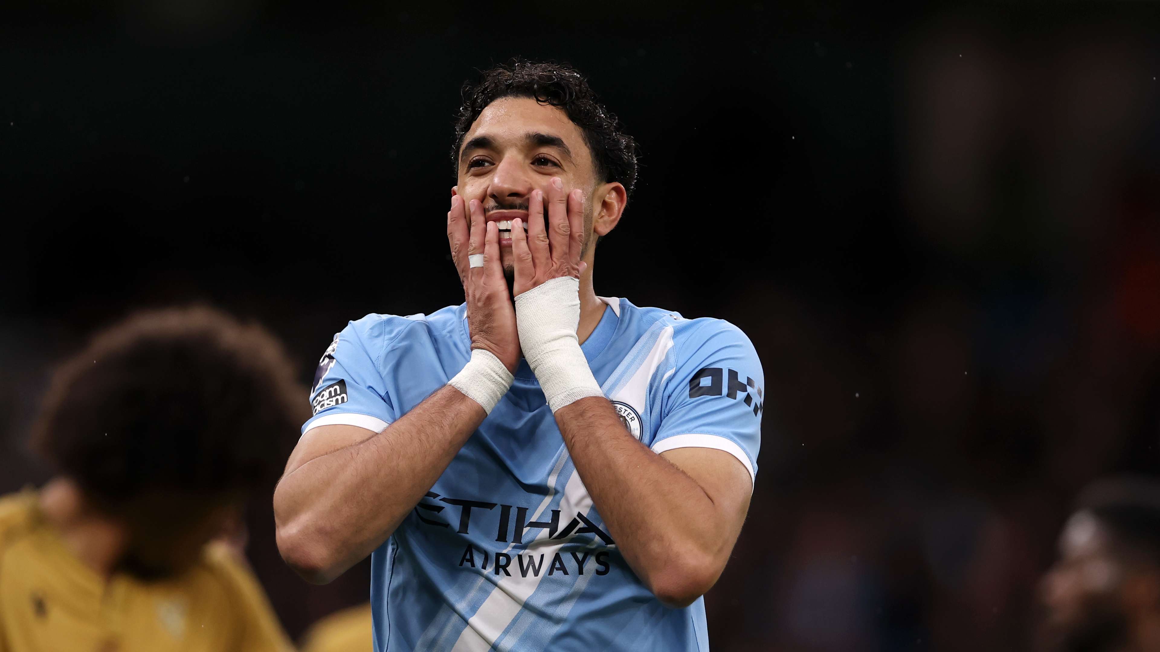 €80 million threatens Marmoush: Manchester City move to snatch Chelsea star  