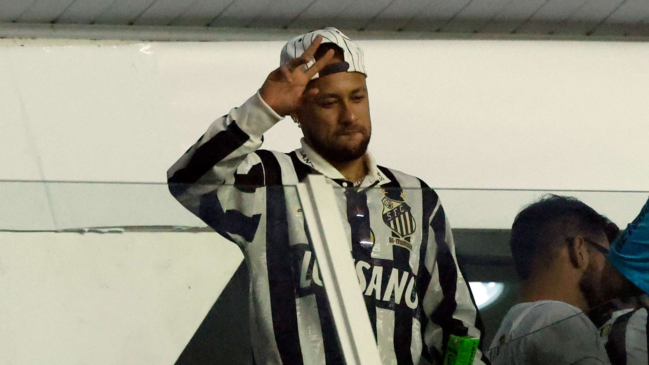 Neymar misses big Santos win after participating in Poker Championship  