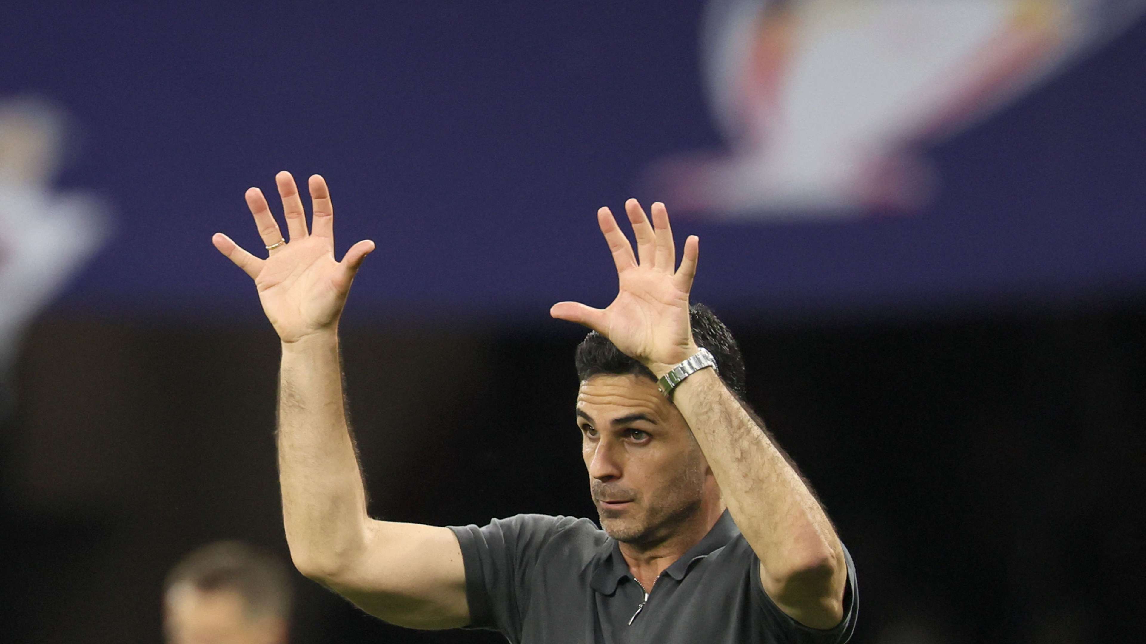 Officially: Arsenal announce deal for Trossard's replacement  