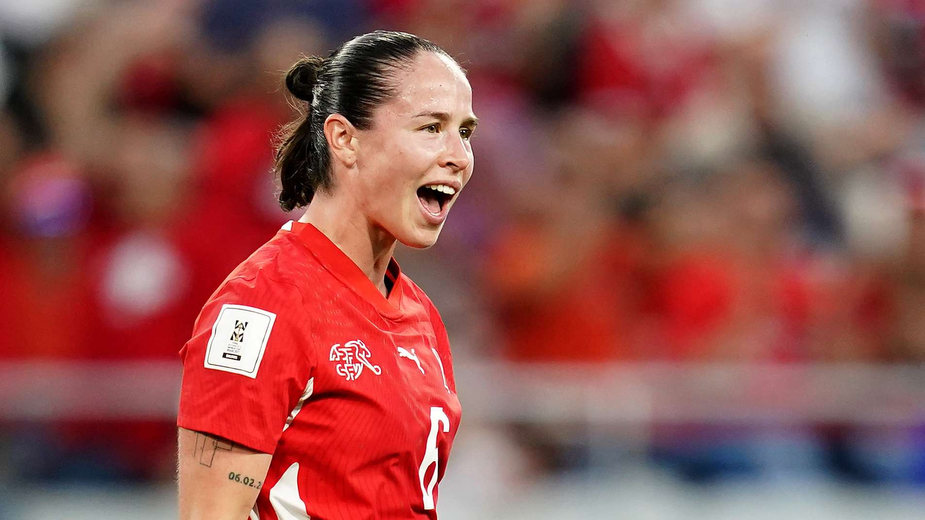Arsenal sign Switzerland midfielder Reuteler  