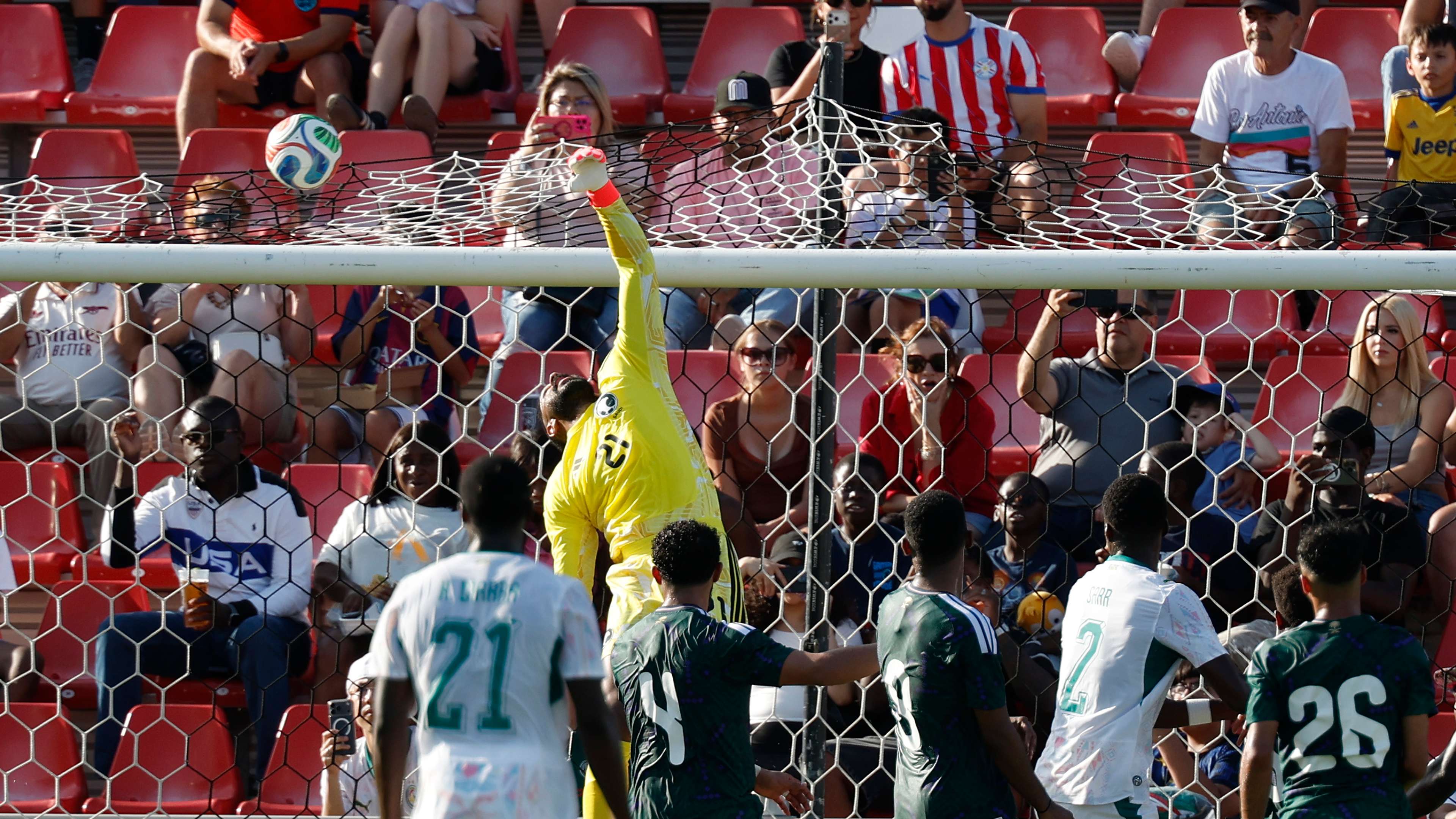 A precious gem: Saudi player sparks a battle between Roshan clubs and Europe!  