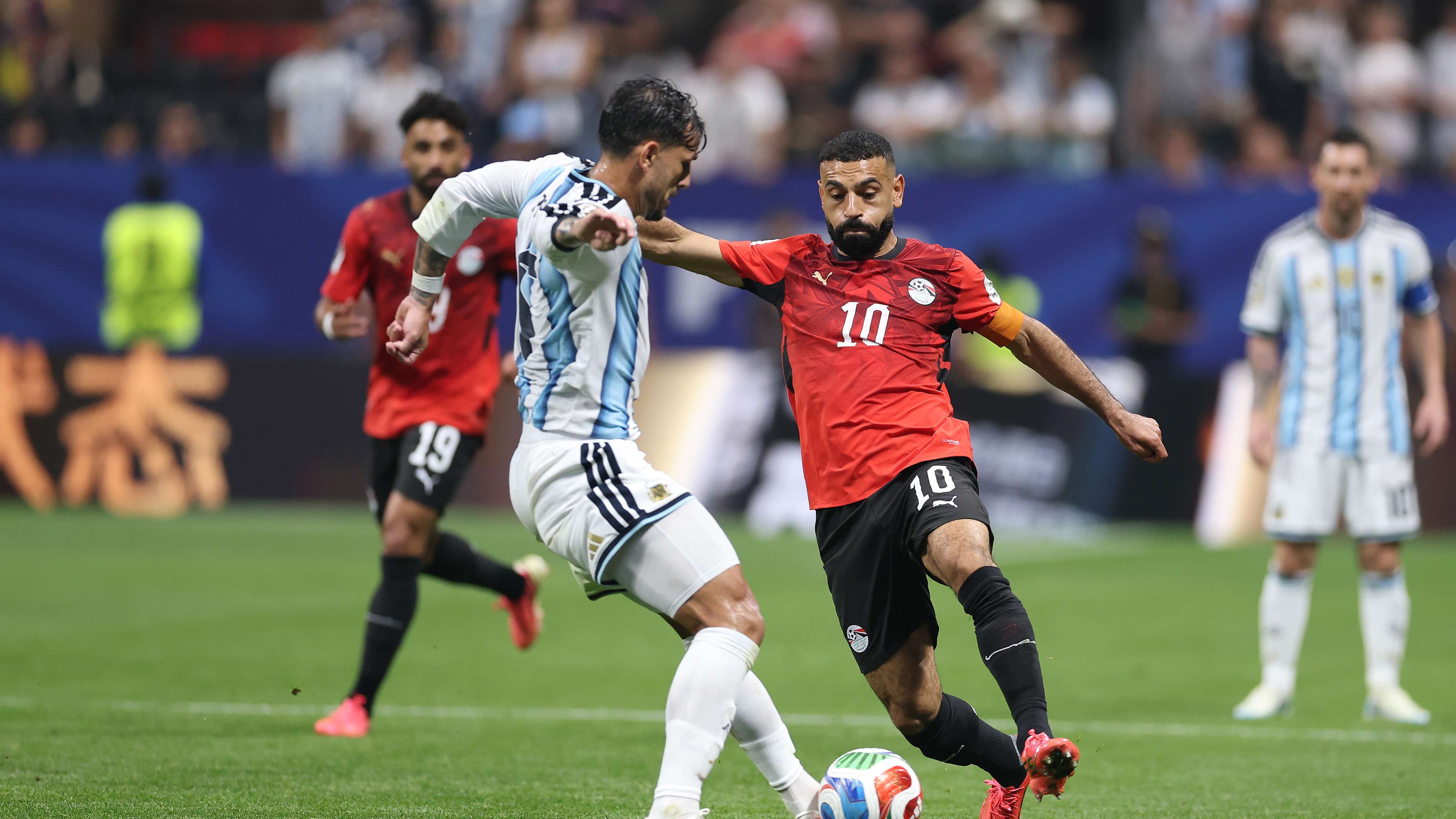A Painting Immortalises the Marmoush Moment.. Argentina Star Celebrates the Photo That Denied Egypt the Miracle  