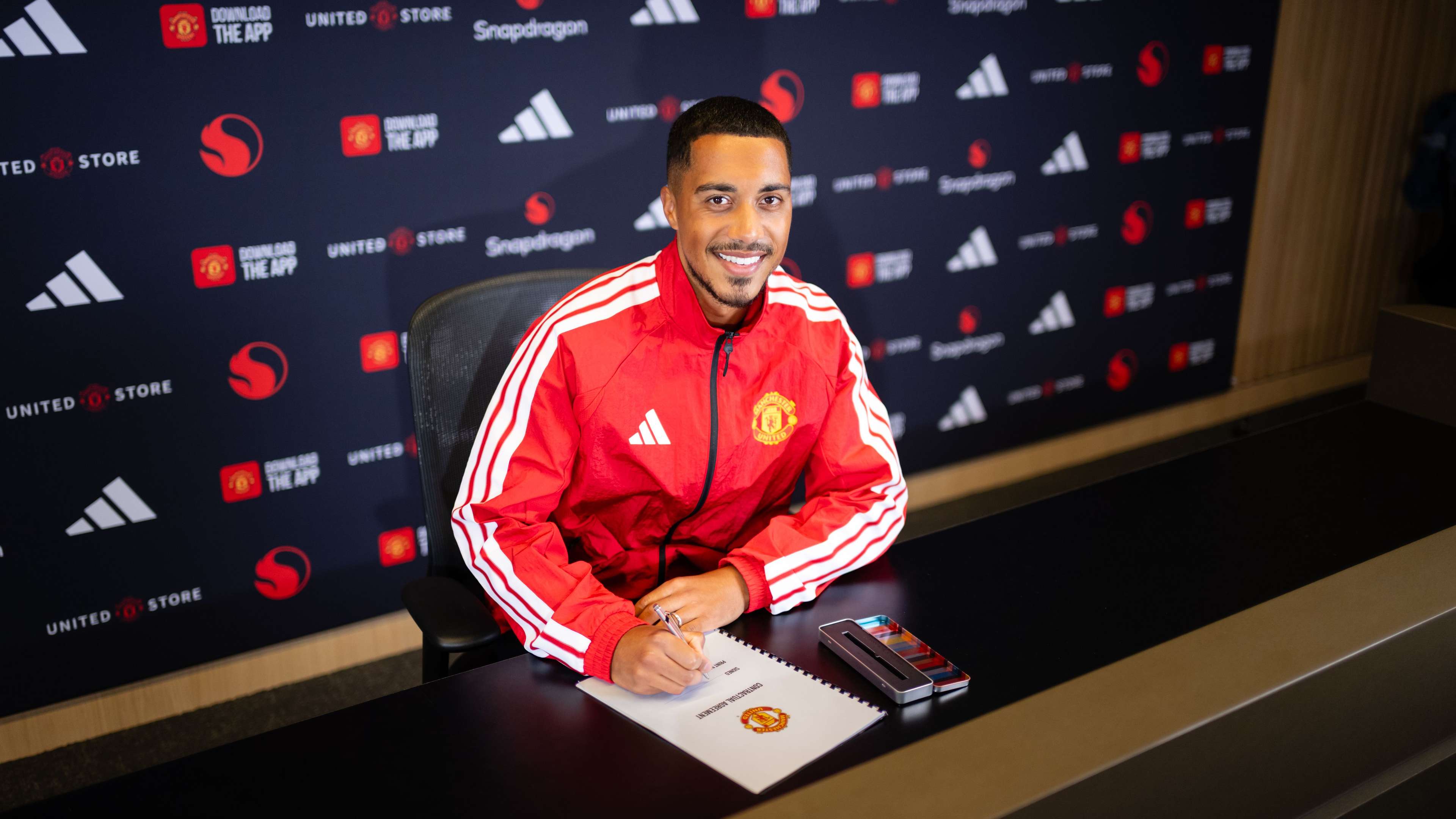 'Perfect club for me' - Tielemans targeting 'many titles' at Man Utd  