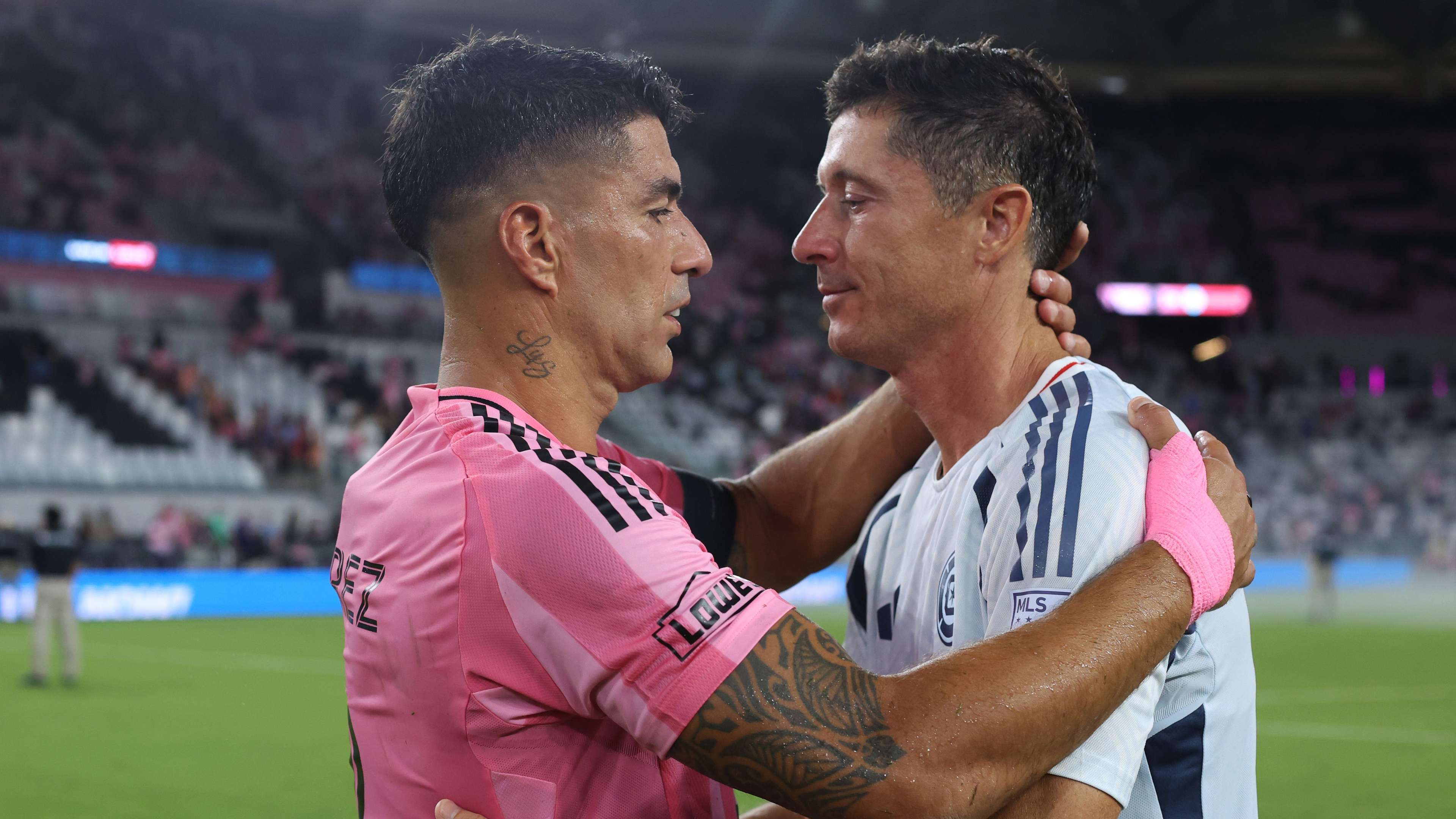 Inter Miami boss puts Suarez on Messi level after spoiling Lewy debut  