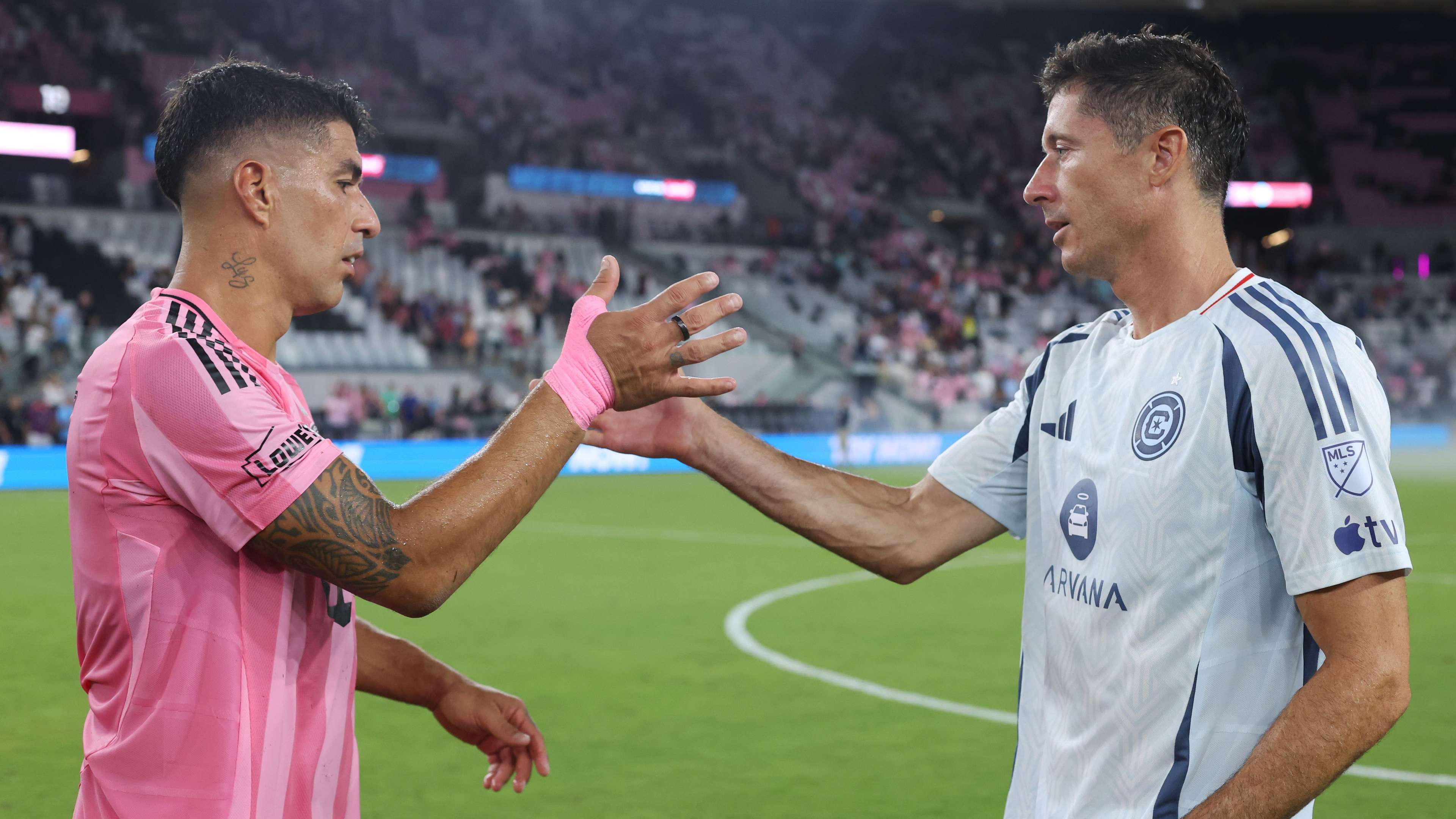 Video: In Messi's absence, Suarez spoils Lewandowski's debut in the American league  