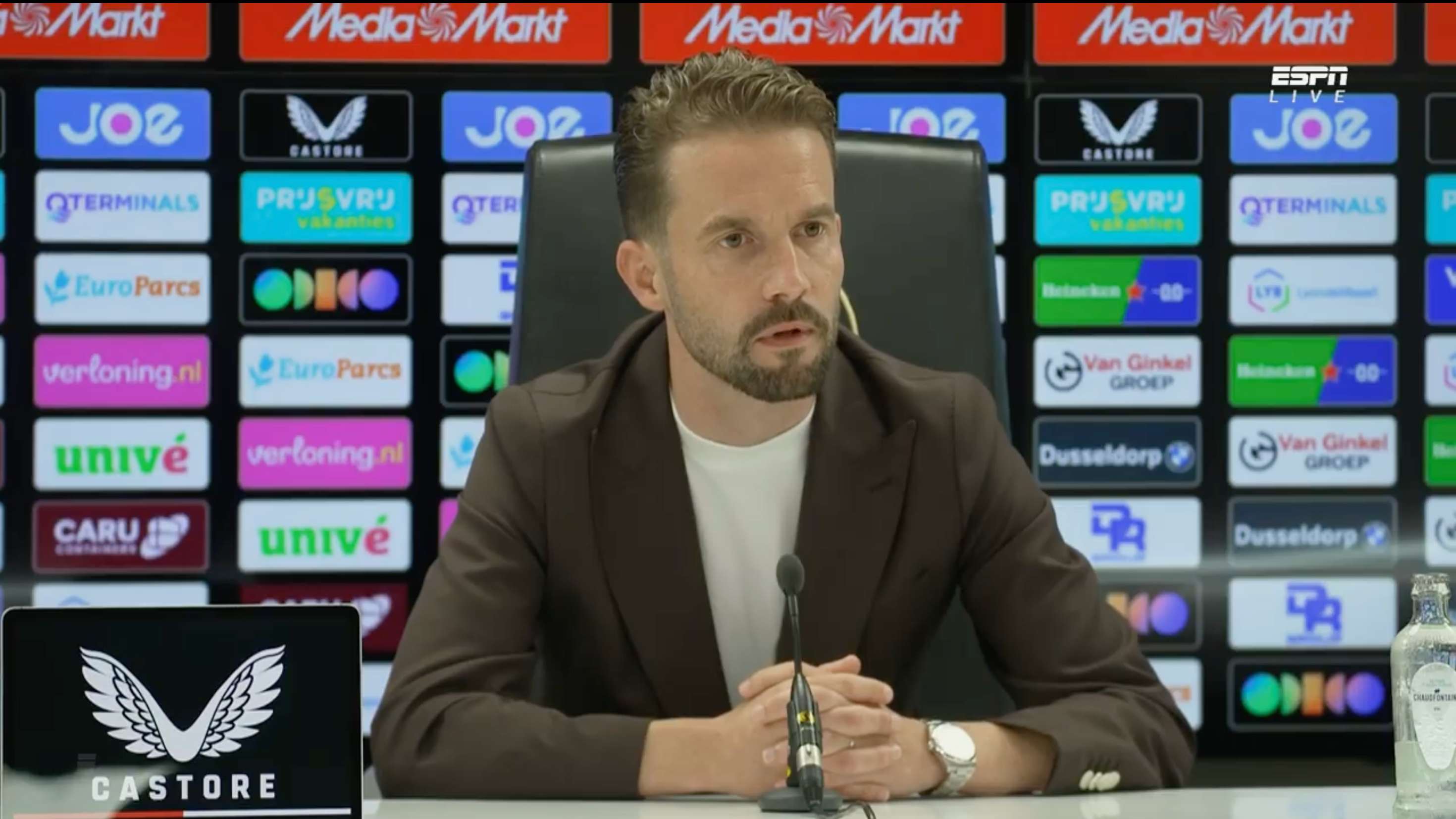 Feyenoord want to prevent departure and make contract offer  