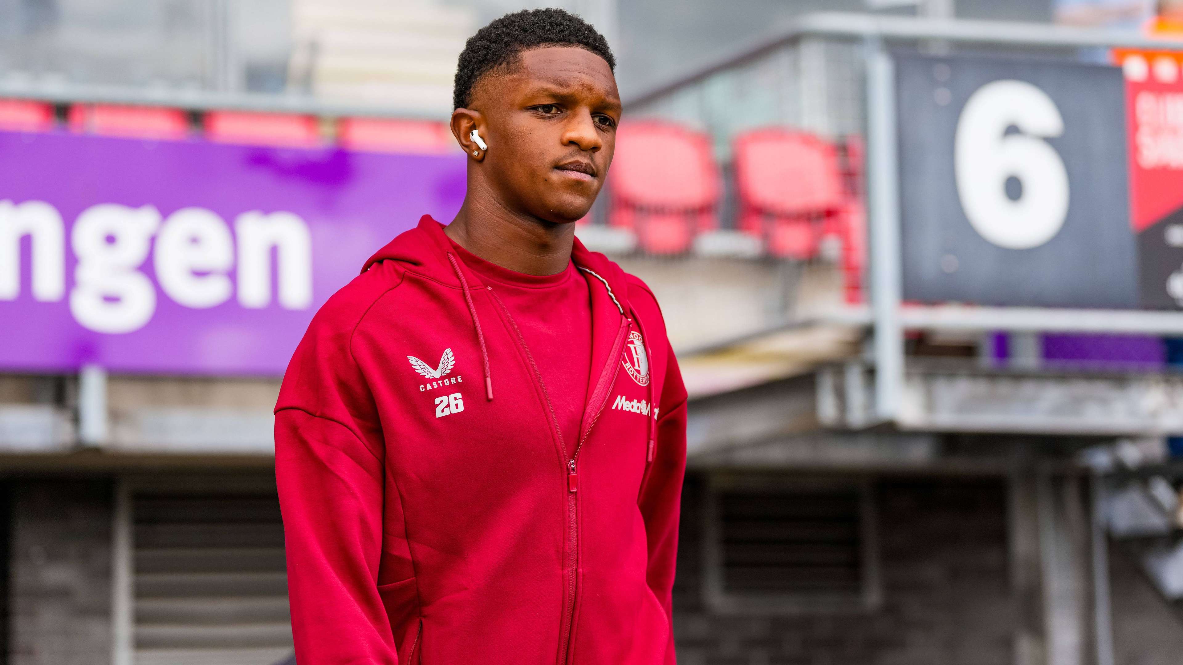 Transfer of Read uncertain after Forest submit multi-million bid for another right-back  