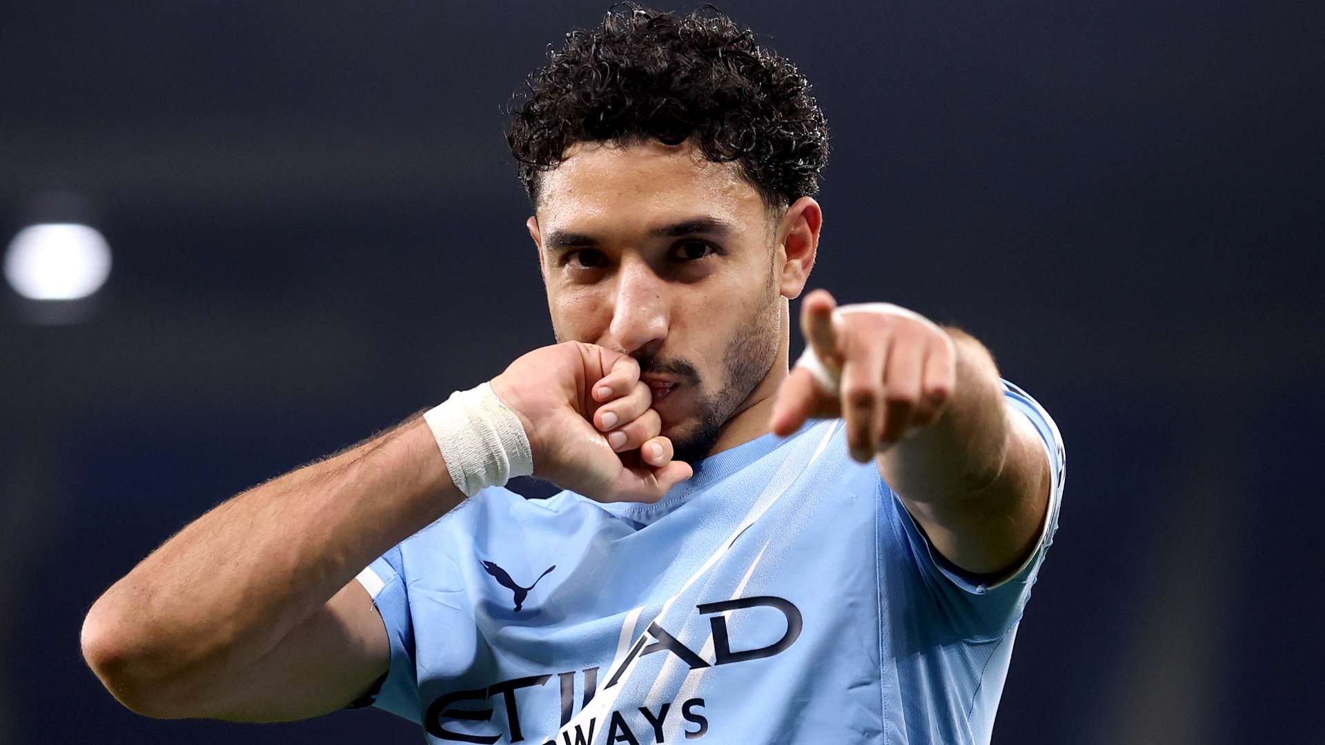 Reminder: I must translate the Arabic text exactly as written, without using external knowledge or altering any factual details.

"Welcome".. officially: Tottenham sign Omar Marmou  