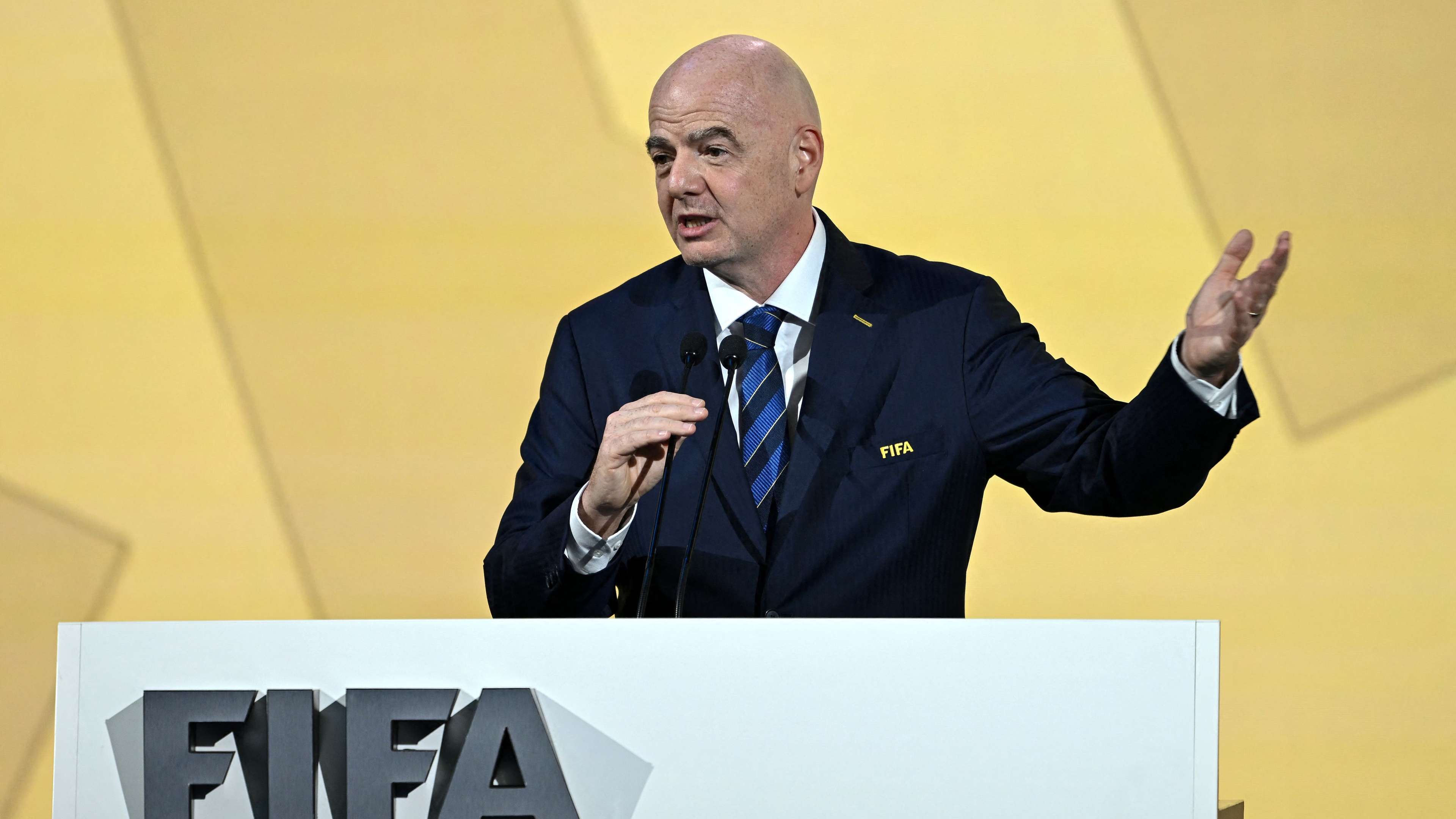 "Football speaks all languages": Infantino faces the fallout from his failed project with a new statement  