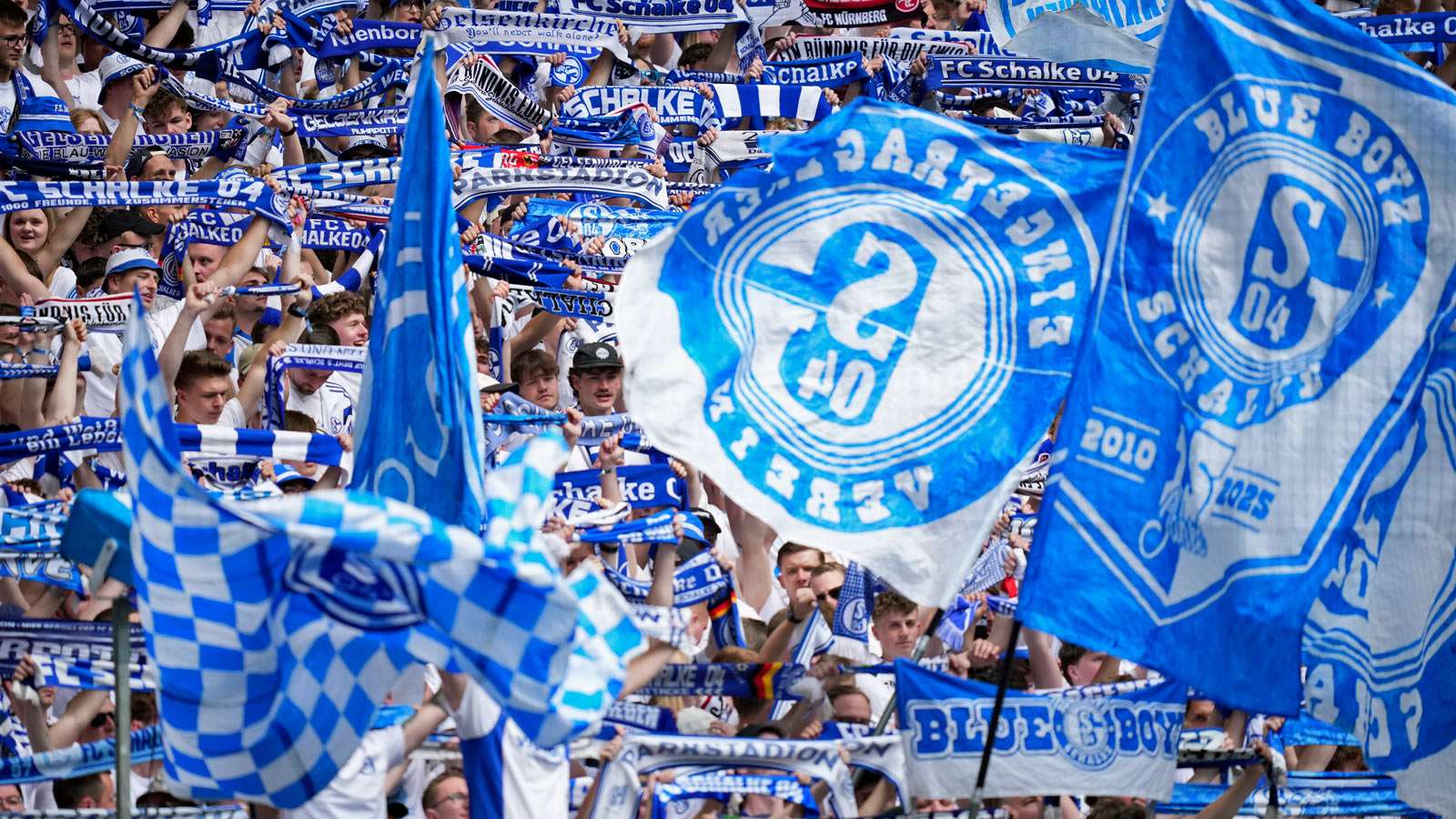 Disillusionment after shirt hype: Schalke boss hits back at criticism  
