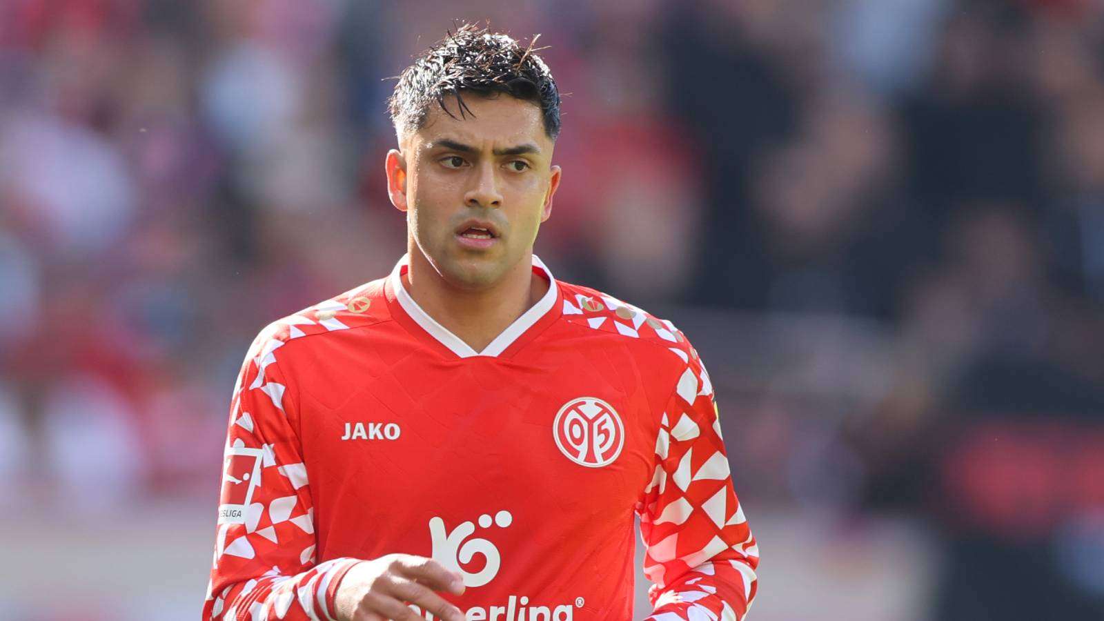 Standing ovations! Amiri announces decision  