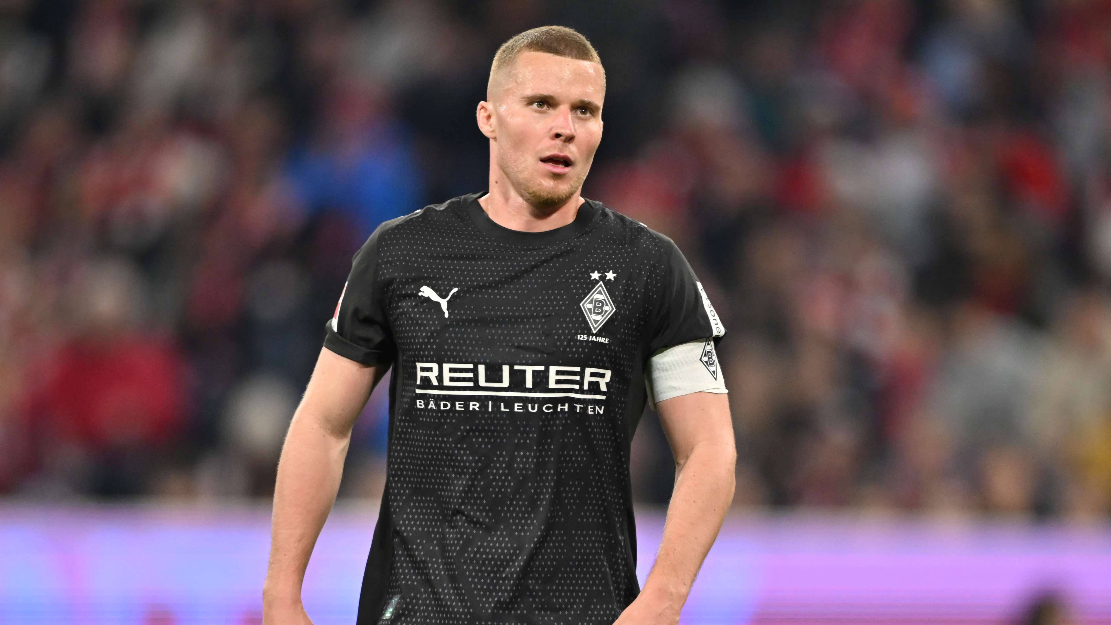 Leeds target Elvedi as Bornauw nears exit  