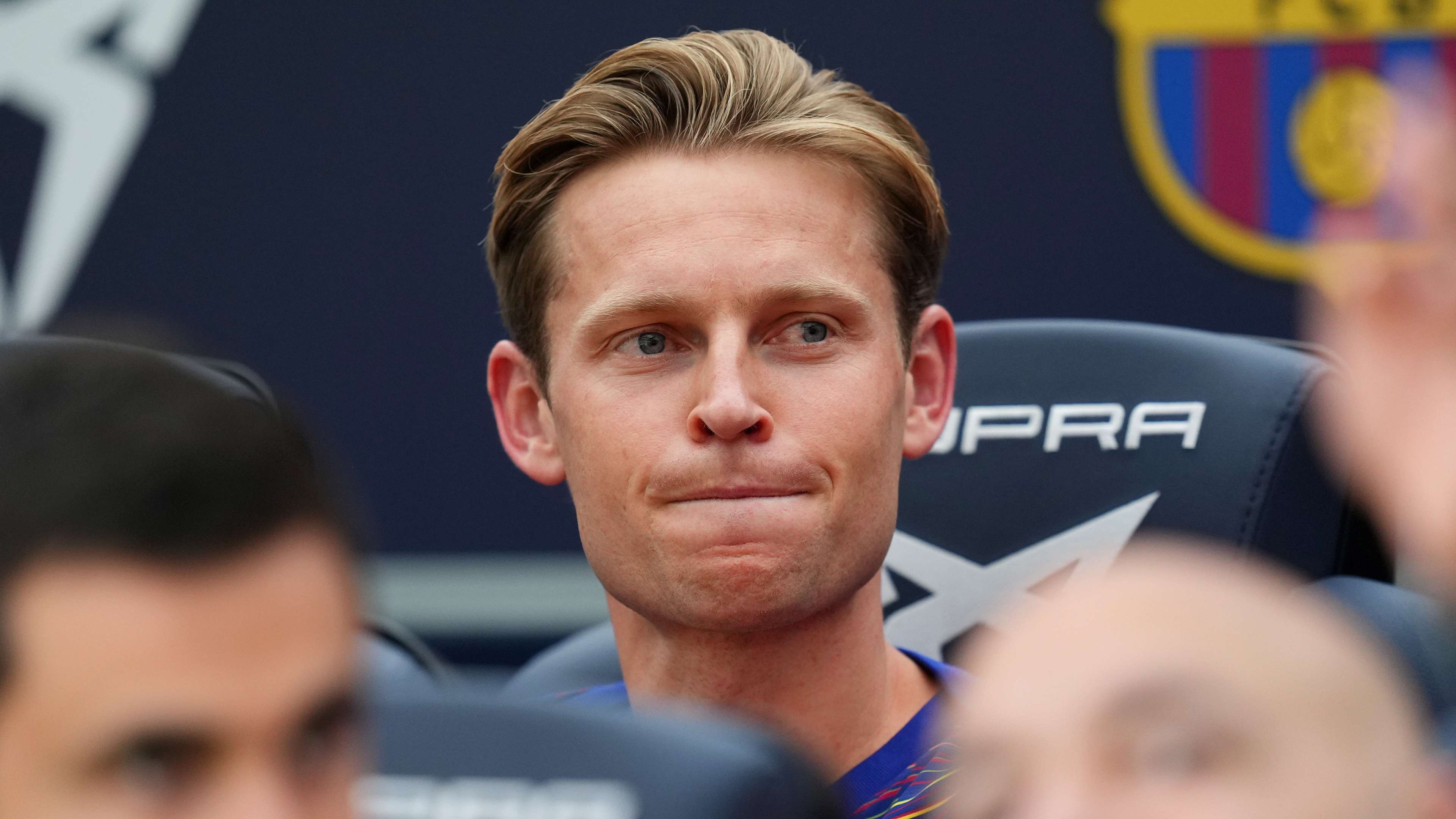 Single journalist under the spotlight: De Jong gives frustrated interview  