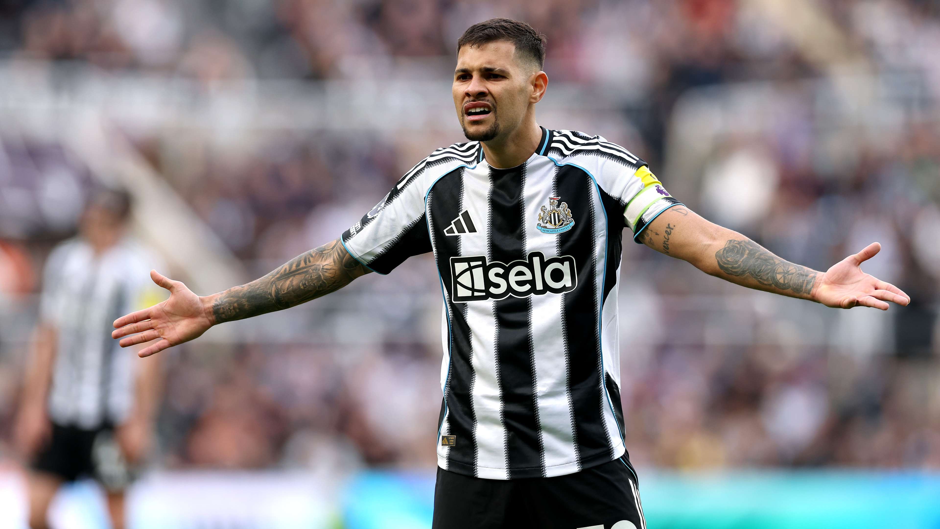 Newcastle reject Arsenal bid for Guimaraes  
