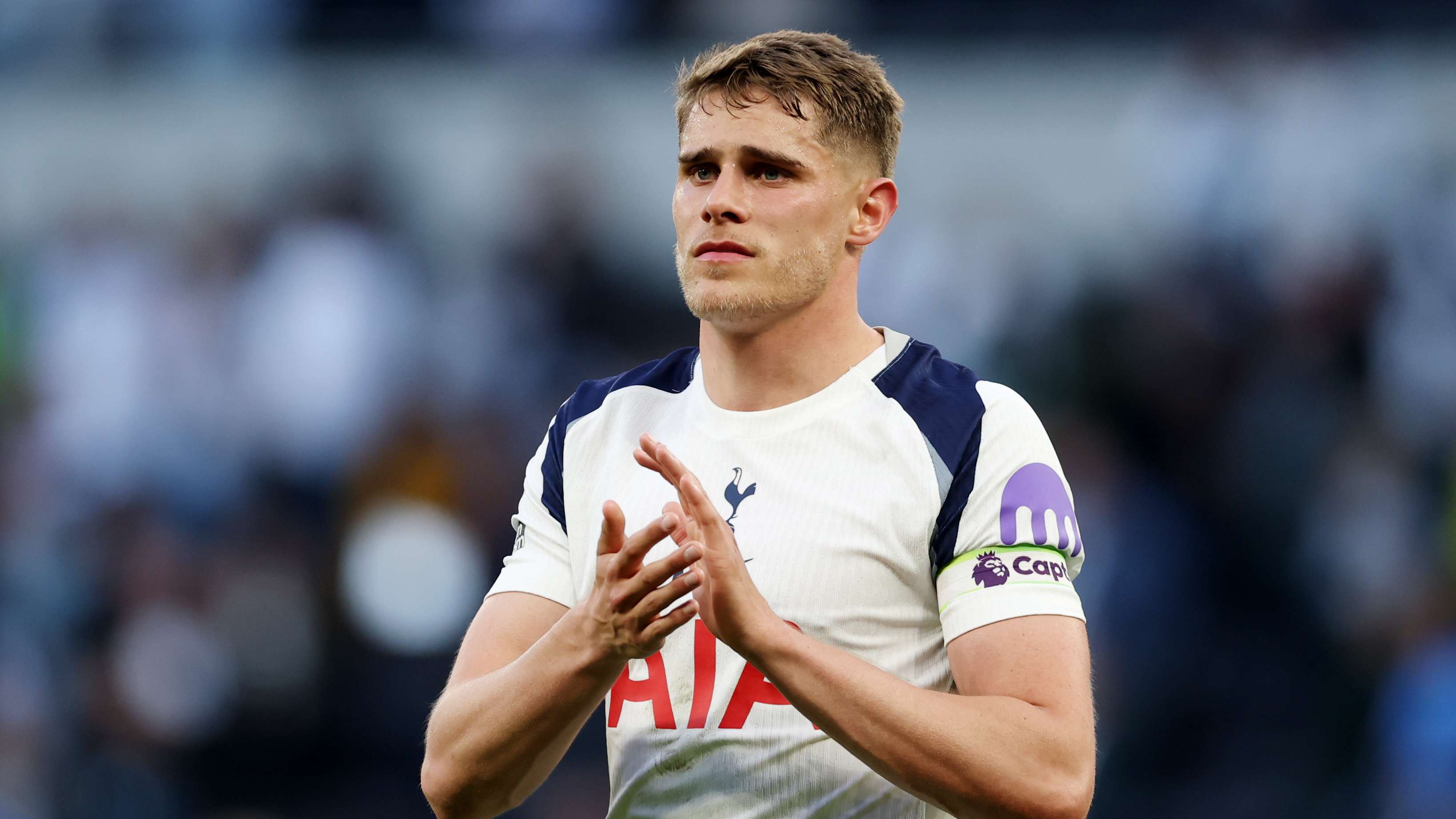 Van de Ven signs new mega contract at Tottenham and is set to collect a gigantic salary  