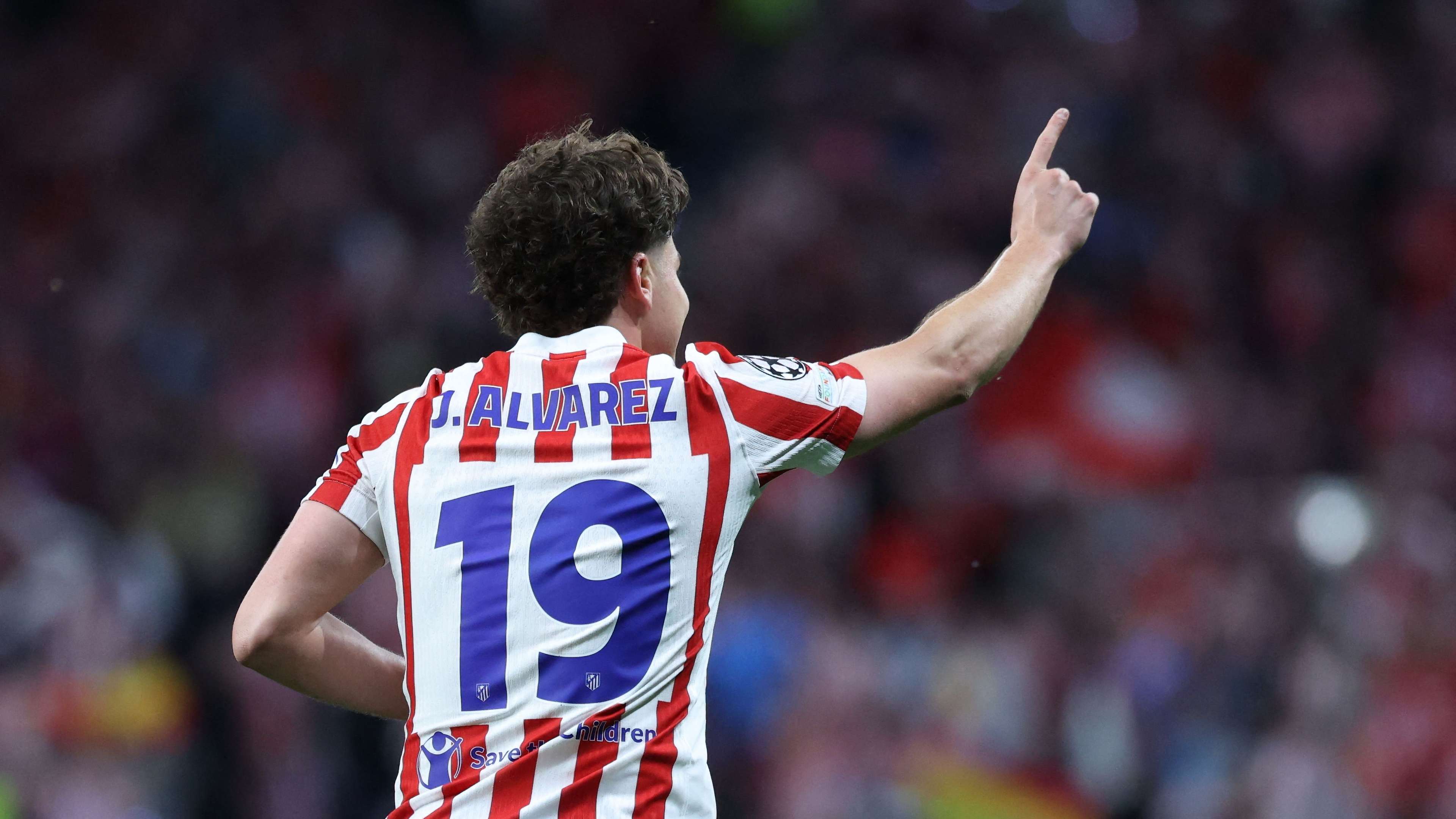 Barcelona on the edge of the abyss: Álvarez besieged and all doors shut  