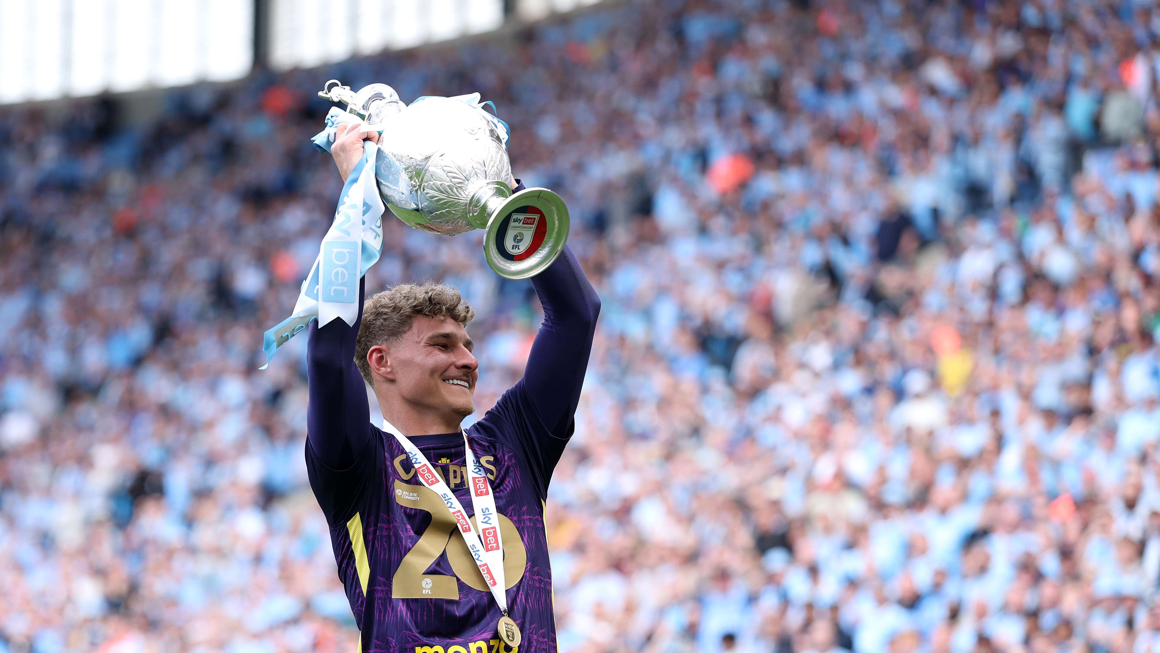 Coventry complete club-record deal to sign Rushworth from Brighton  