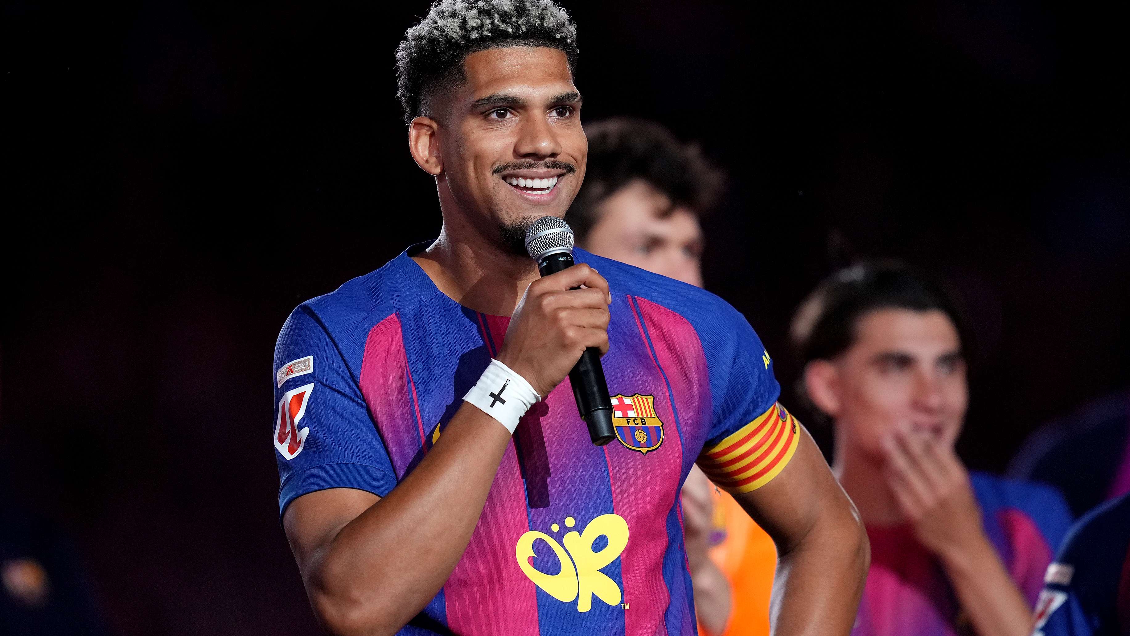 After eight years: Araujo bids farewell to Barcelona  