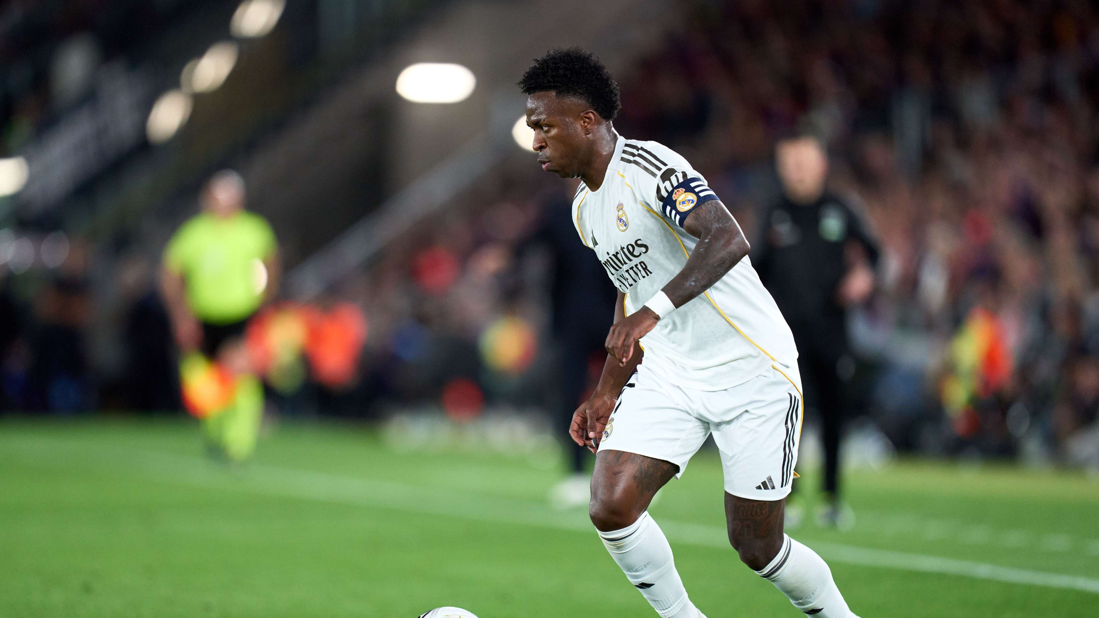 A marketing strategy or a hint at departure? Vinicius deletes all his photos on Instagram  
