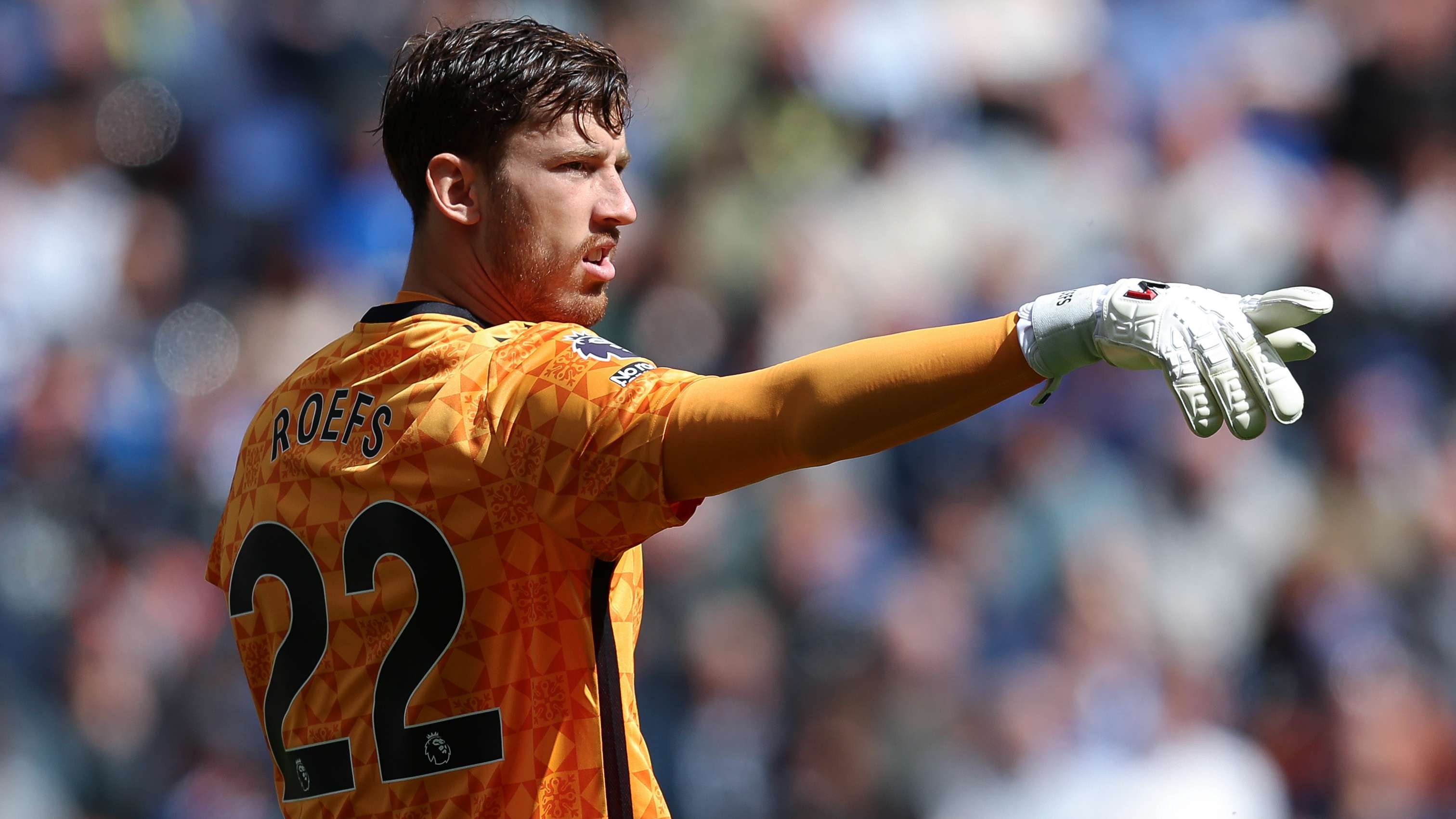 Roefs signs new long-term Sunderland contract after impressive debut season  