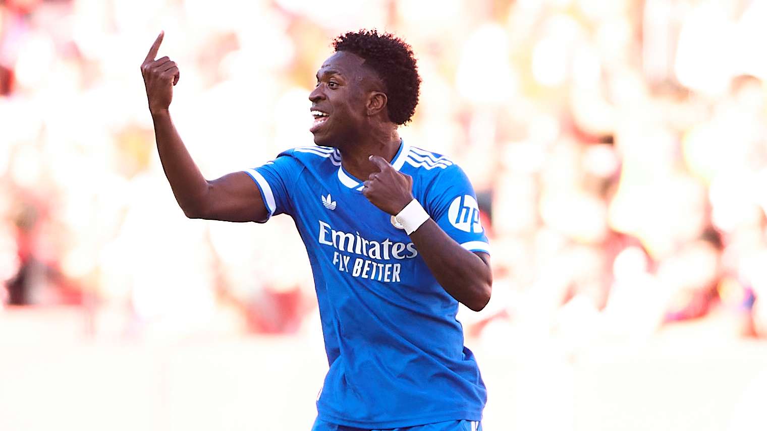 Amid Arsenal's temptations: a decisive development between Vinícius and Real Madrid  