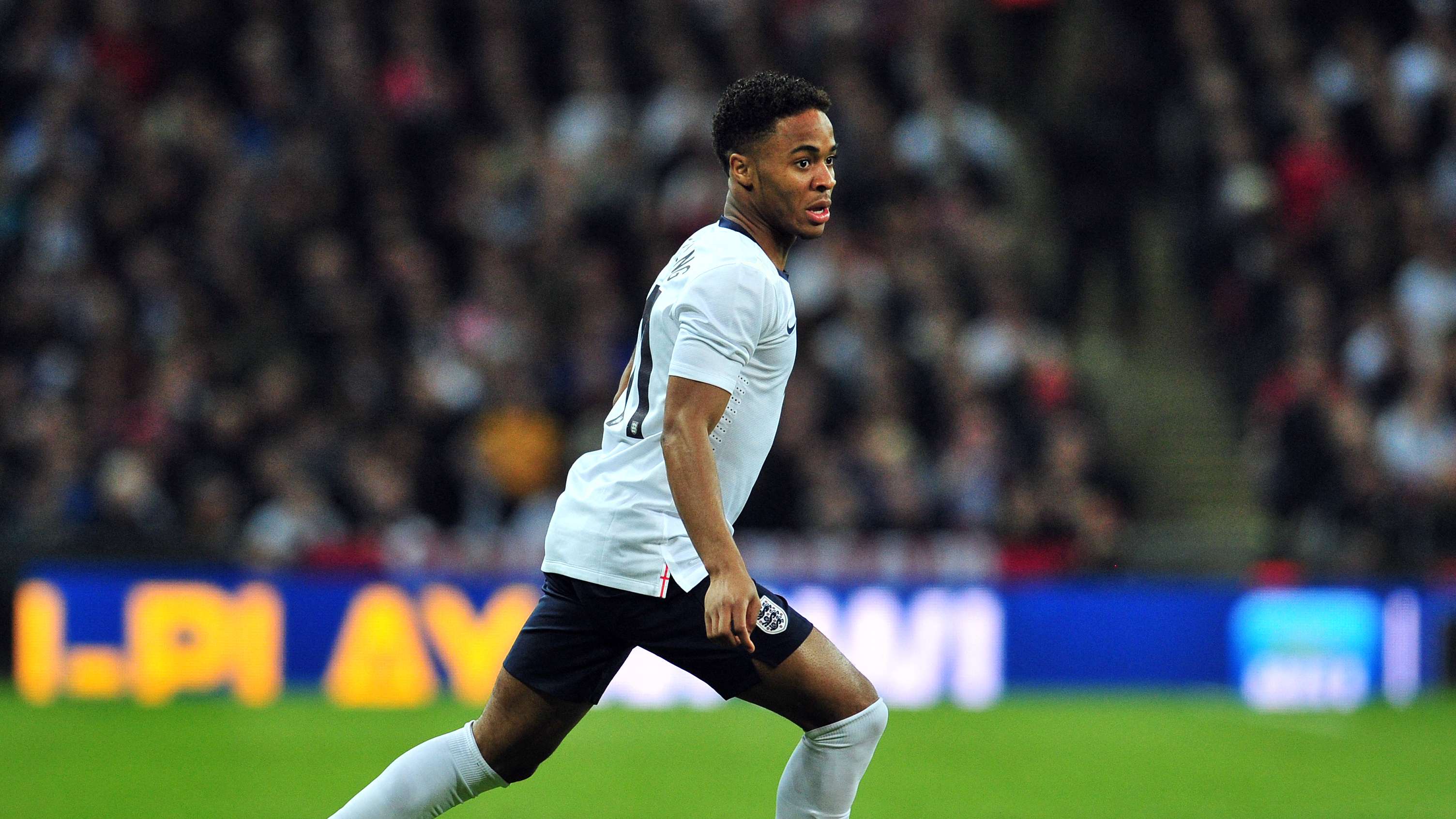 Laughing gas threatens Sterling with prison  